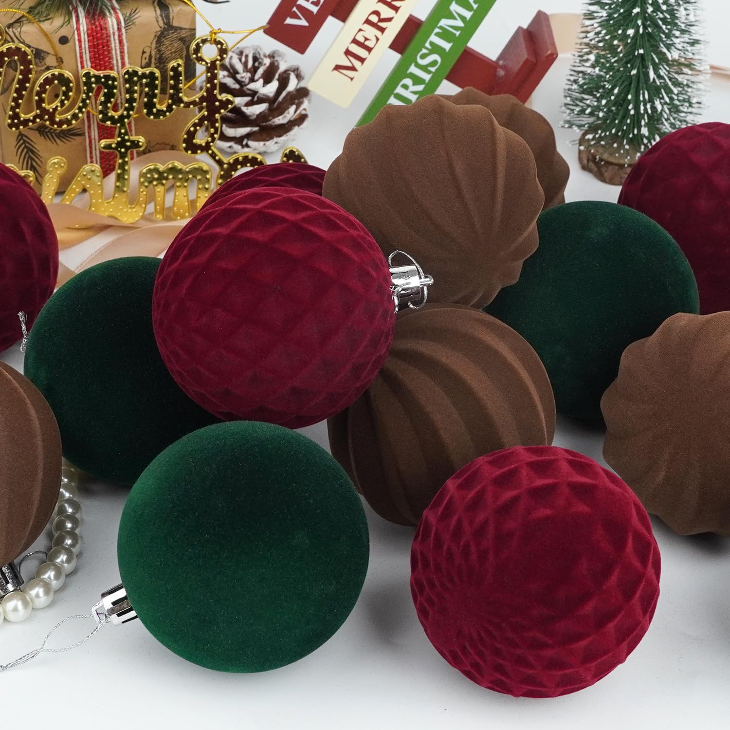 Miaikoe 15 Pcs Velvet Christmas Balls Hanging Ornaments Set - Image 3