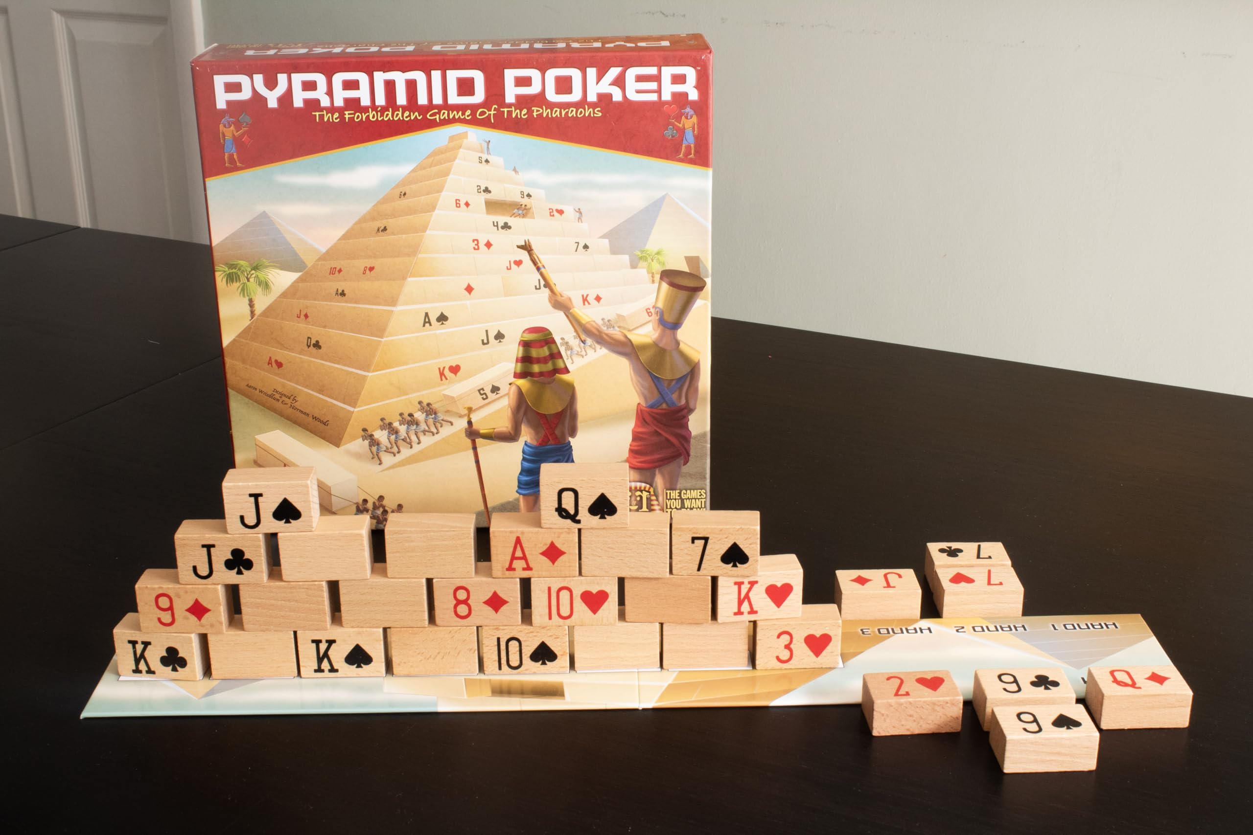 Amazon.co.jp: R & R Games Pyramid Poker Game : おもちゃ