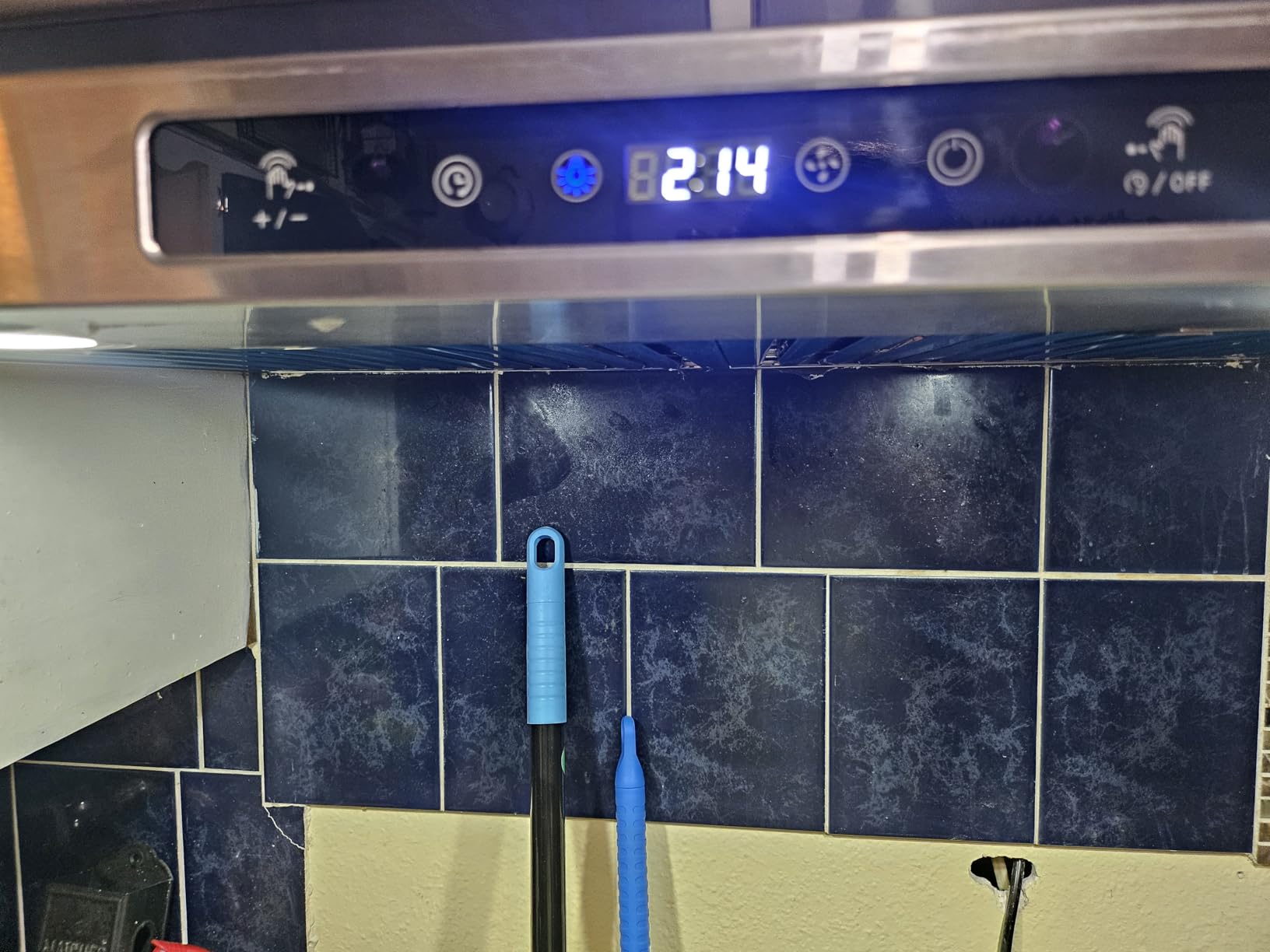 Sleek design, easy install, and runs great