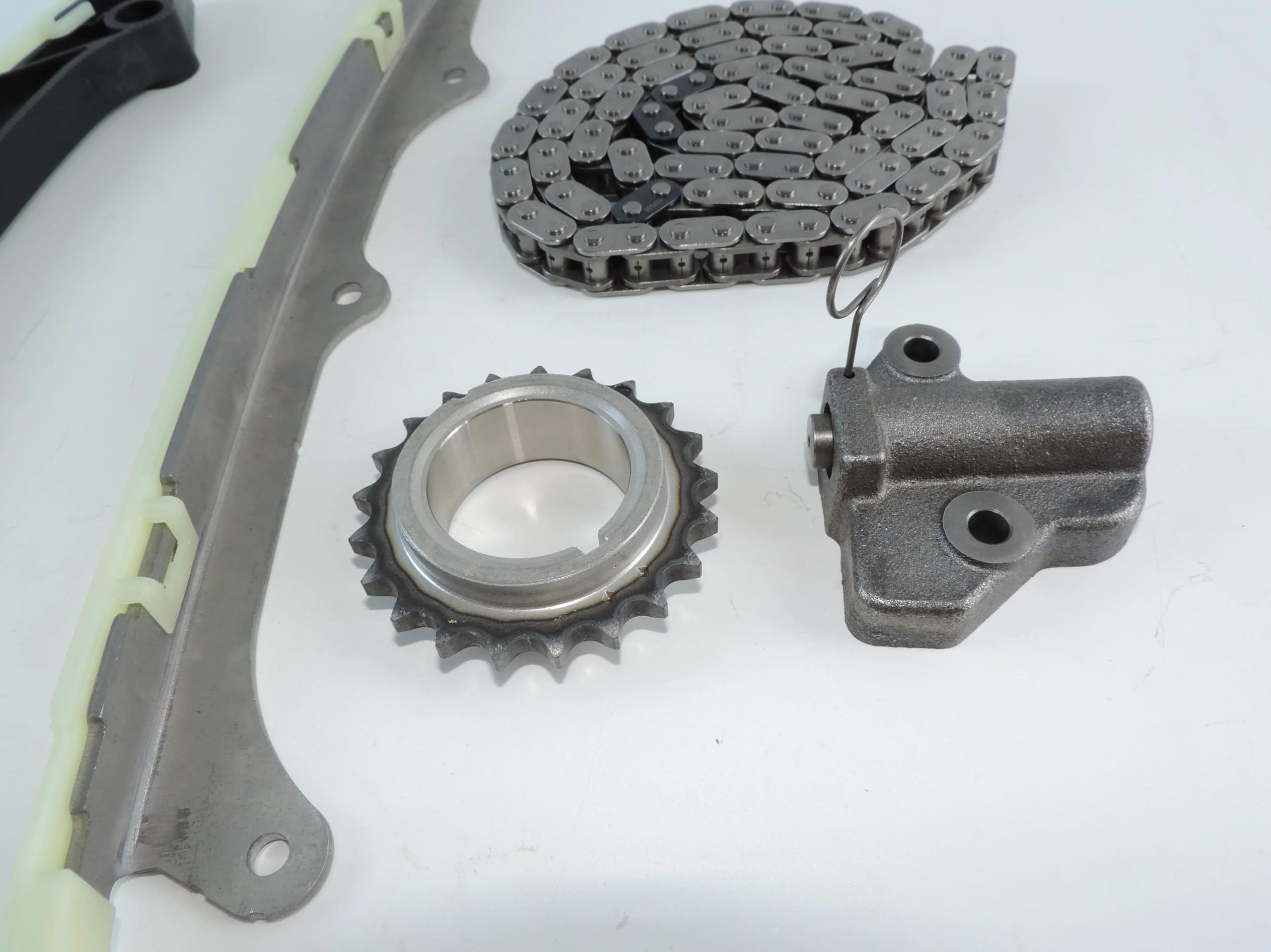 catena pompa olio motore Kit di revisione del kit di riparazione della catena di distribuzione del motore di un'auto 4N13 1.8T / 4N14 2.2T 1140A043 1140A042 1141A015