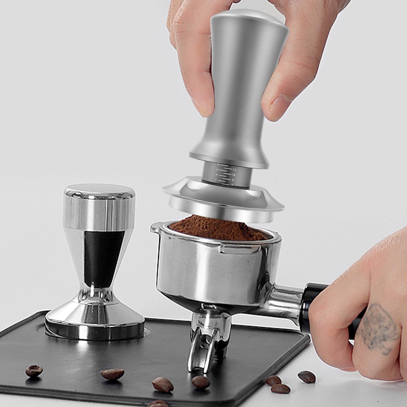 TWSOUL Tampone per caffè 58mm/51mm, regolazione della pressione 30lbs, Tampone con base ondulata, Tampone a molla in acciaio inossidabile 304 per macchine con filtro, accessori per Barista per gli