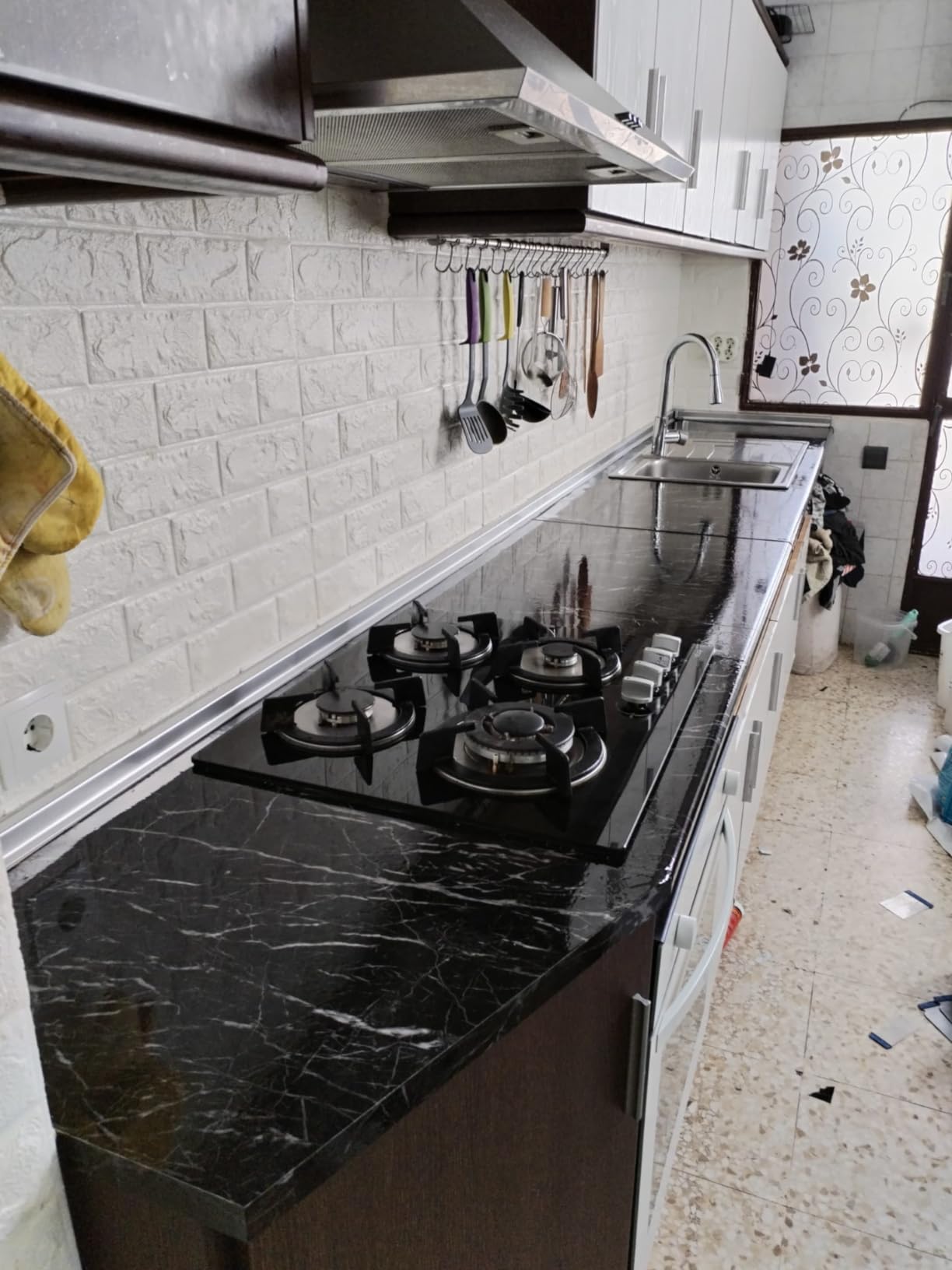 Superficie de hogar renovada con DecoraMax