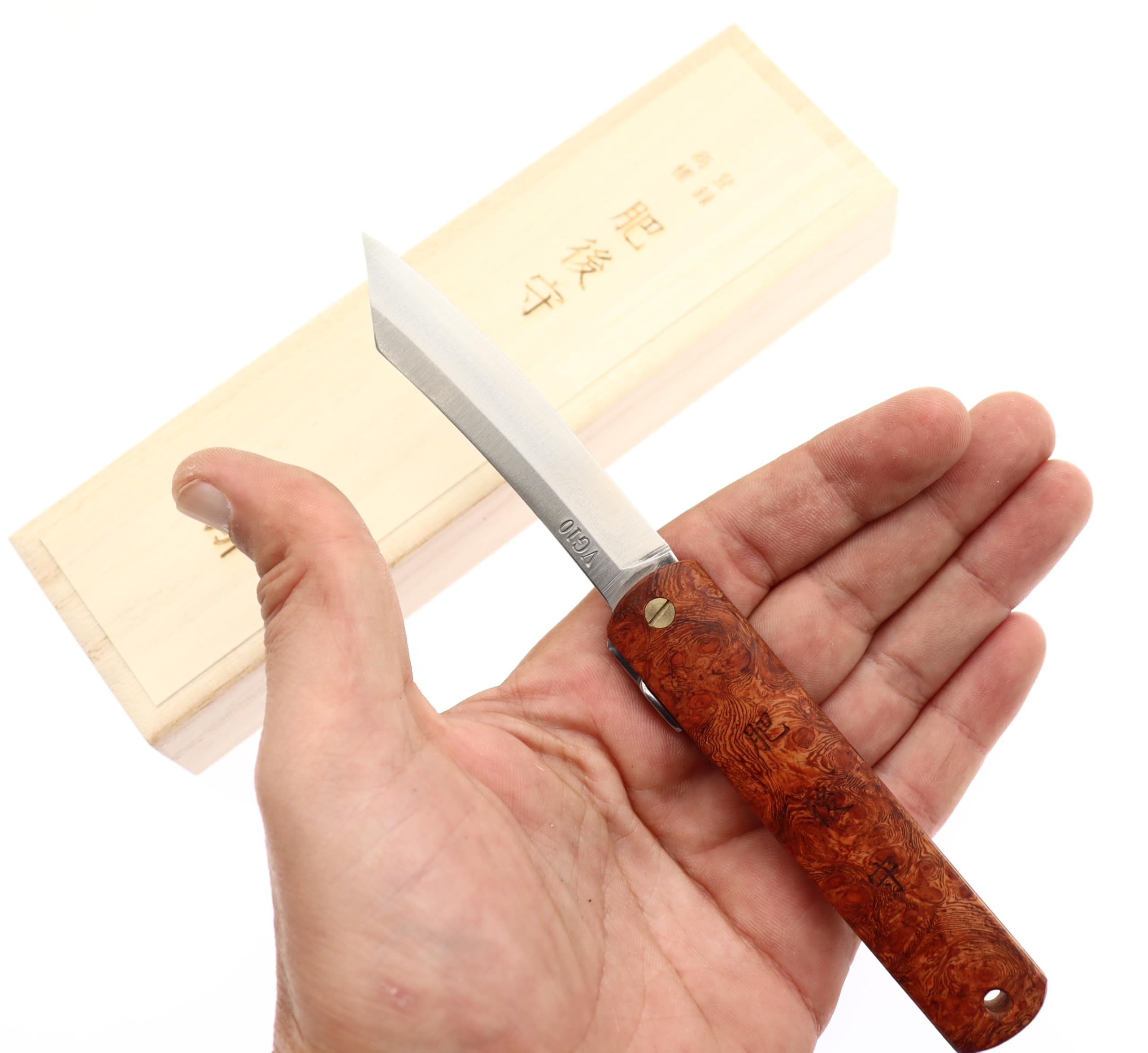 HIGO NO KAMI Handgefertigtes Japanisches Klappmesser von Nagao Kanekoma mit Stempel, Klinge aus VG-10-Edelstahl und Holzgriff, Aufbewahrungsetui, HRC 61 (Padauk Wood)