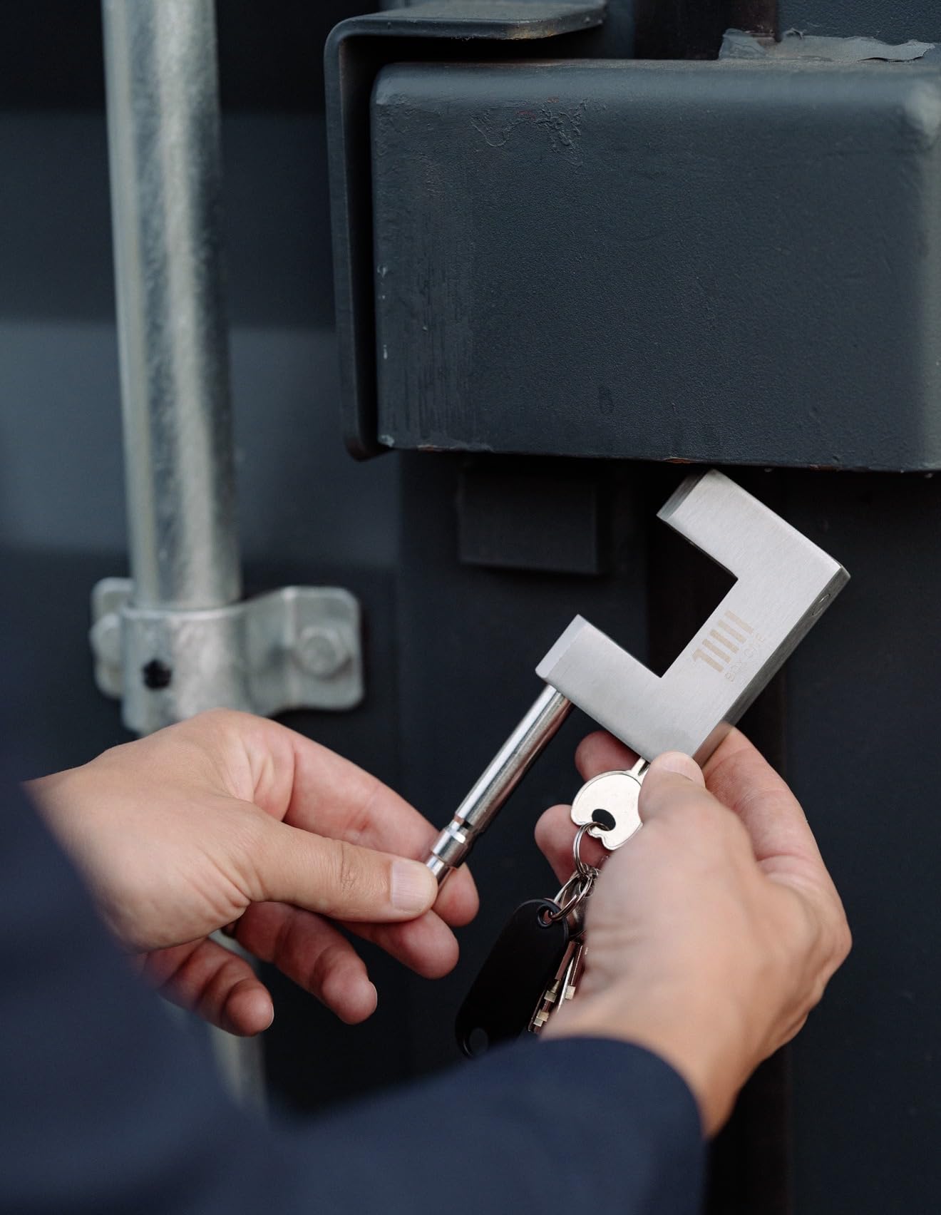 Seecontainer Schloss wetterfest - Massiver Bolzenstahl - Rostfrei & extrem robustes Hochsicherheitsschloss für Container, Lagerboxen & LKW-Auflieger - Der ultimative Schutz für Ihr Lager- 3 Schlüssel