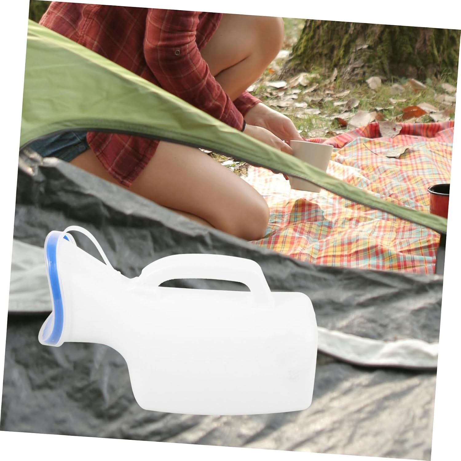 KOMBIUDA Portable Female Urinal with Cover Reusable Travel Urine Bottle for Women for Long-Distance Car Trips and Outdoor Use Suitable for Elderly and Boy Girl