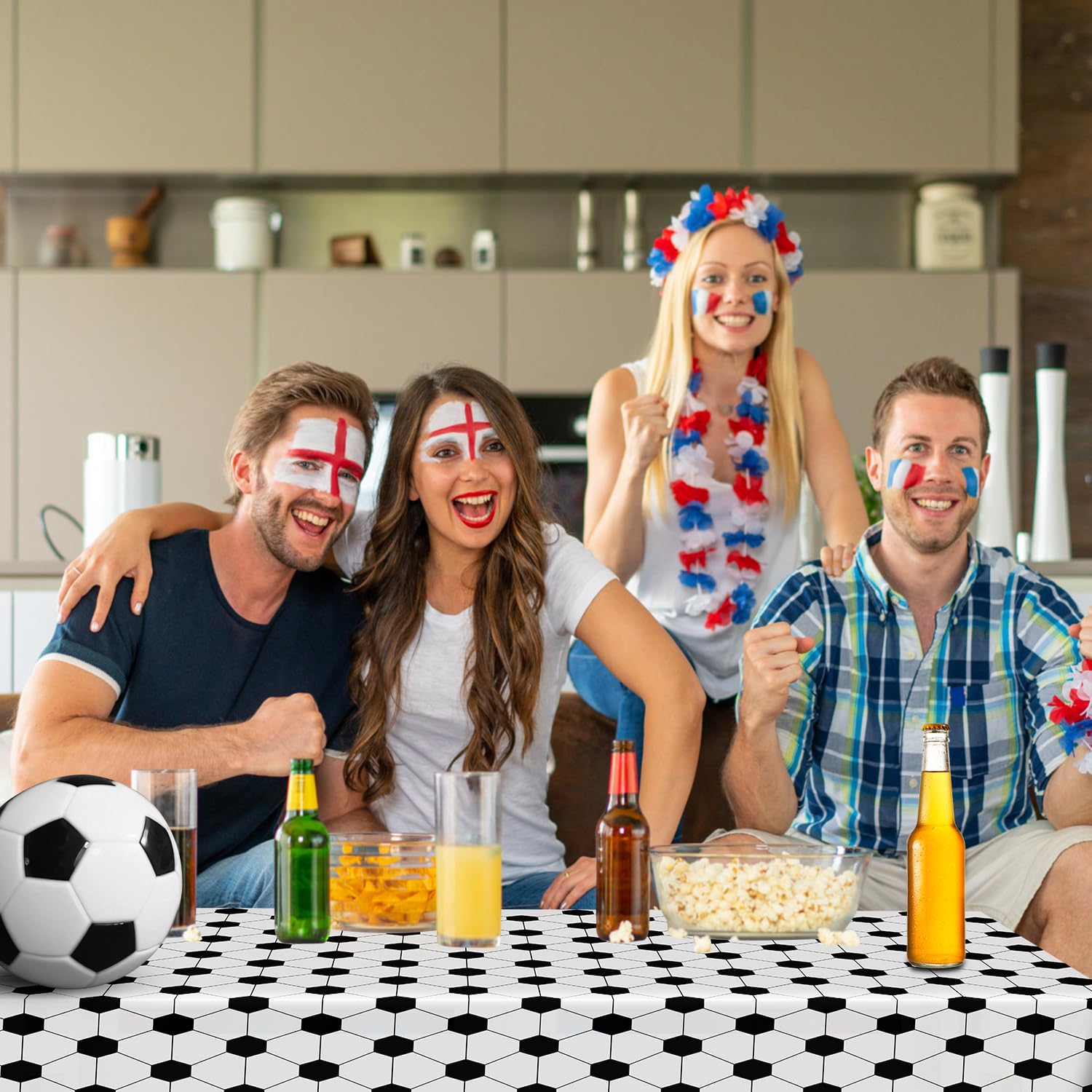 CEILIWEN Confezione da 6 tovaglie per feste di calcio, 137 x 274 cm, in plastica bianca e nera, per mondiali, compleanni, picnic ed eventi sportivi
