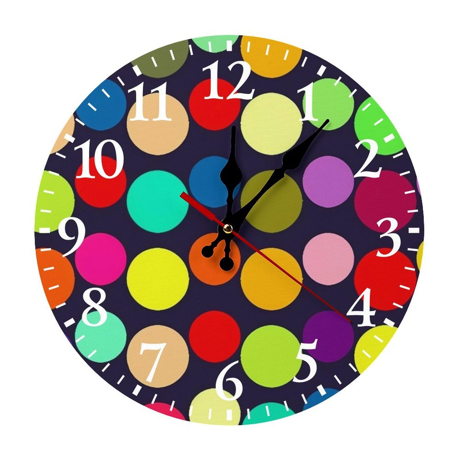 Horloge murale tendance blanche à pois, qualité durable pour habiller la maison.