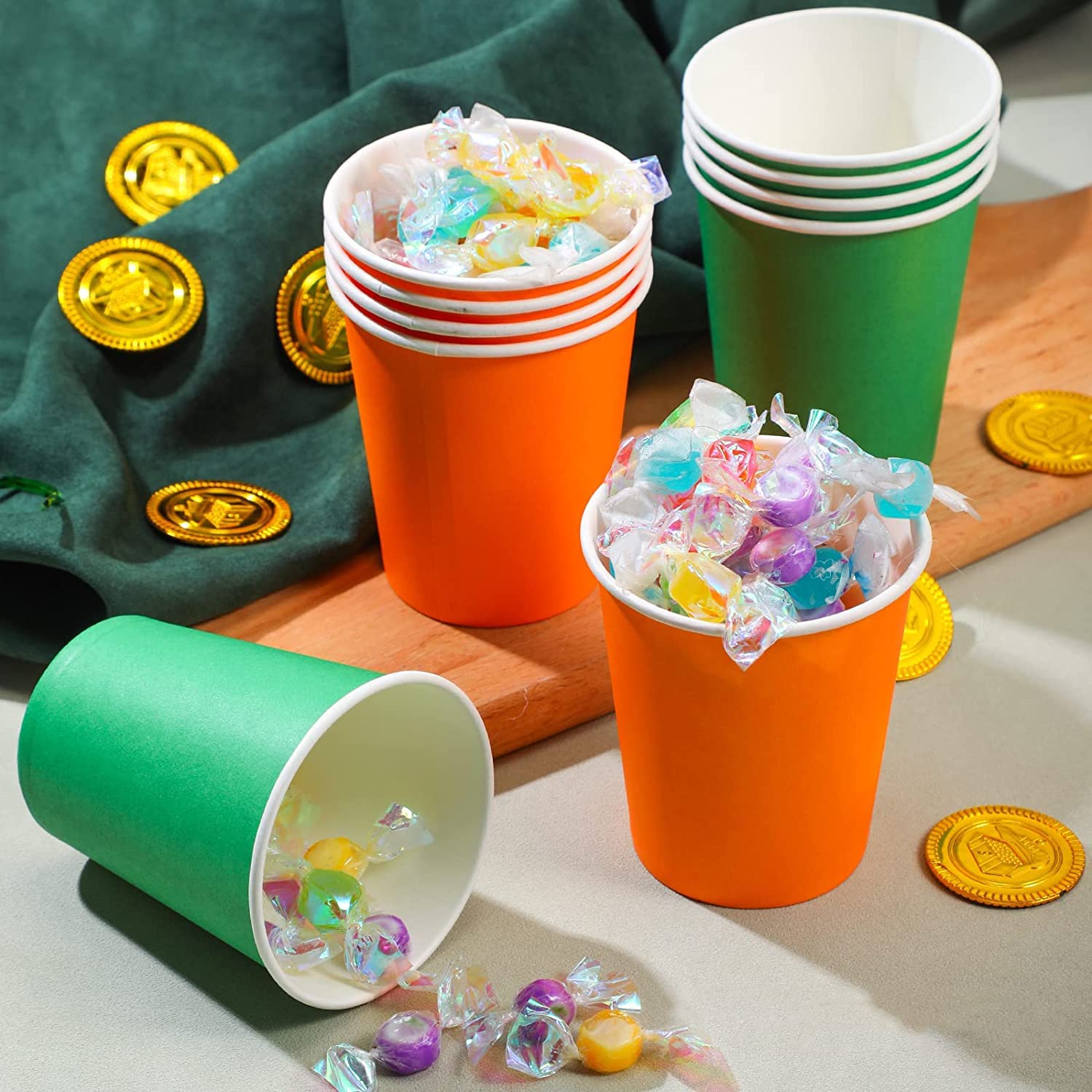 60 Bicchieri Di Carta Colorati 250 Ml - Biodegradabili Con Puntini Dorati Per Feste, Matrimoni E Compleanni