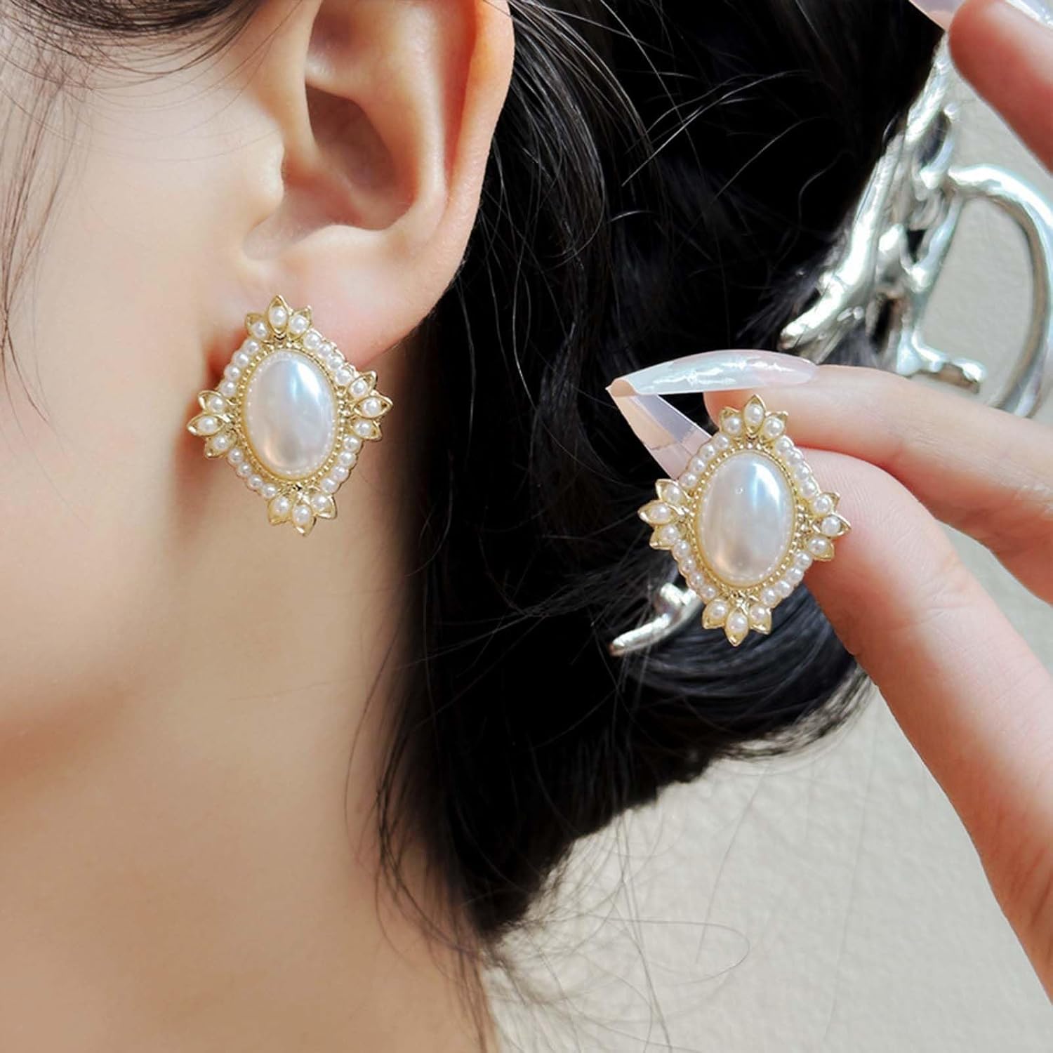 W WEILIRIAN Vintage Square Pearl Earrings Pearl Stud Earrings Gold Geometric Pearl Earrings Pearl Wedding Earrings Jewelry for Women and Girls Gifts - Image 2