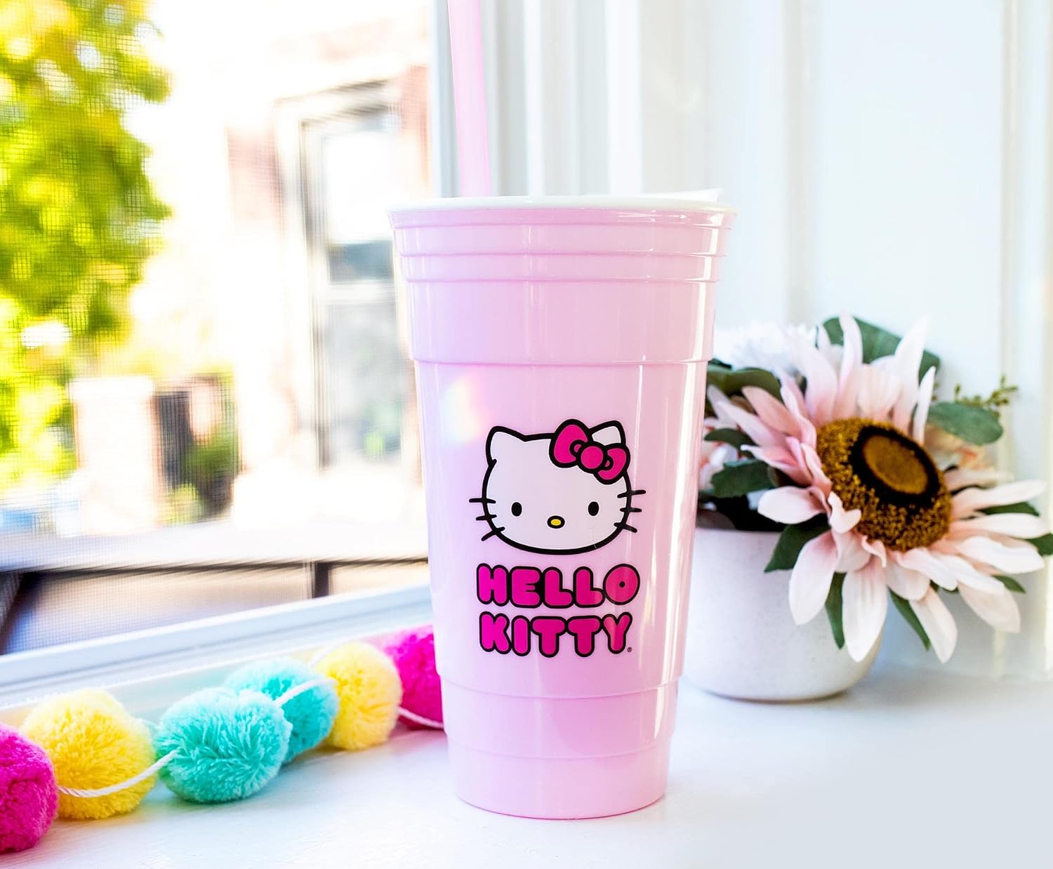 Silver Buffalo Sanrio Hello Kitty Pink Plastic Travel Tumbler With Lid and Straw | 32-Ounce Tall Carnival Cold Cup For Drinks, Beverages
