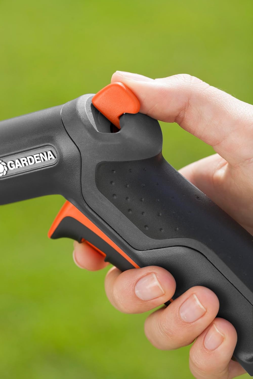 Gardena Premium Cleaning Syringe: Robust Water Sprayer for Cleaning and Watering, with Pulse Trigger and Permanent Lock, Frost Protection (18305-20)