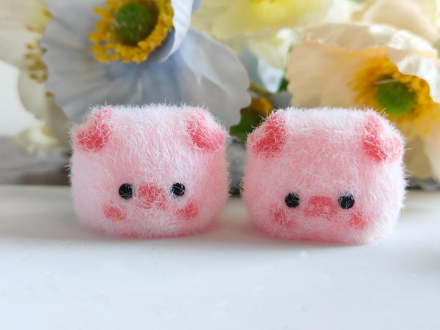 Cat Paw Squeeze Toy, Mini Taba Squeeze Toys, Giant Cute Squishy, Featuring a Keychain for Attaching to Bags as a Decorative Accessory (Tiny Piglets 2 Pack)
