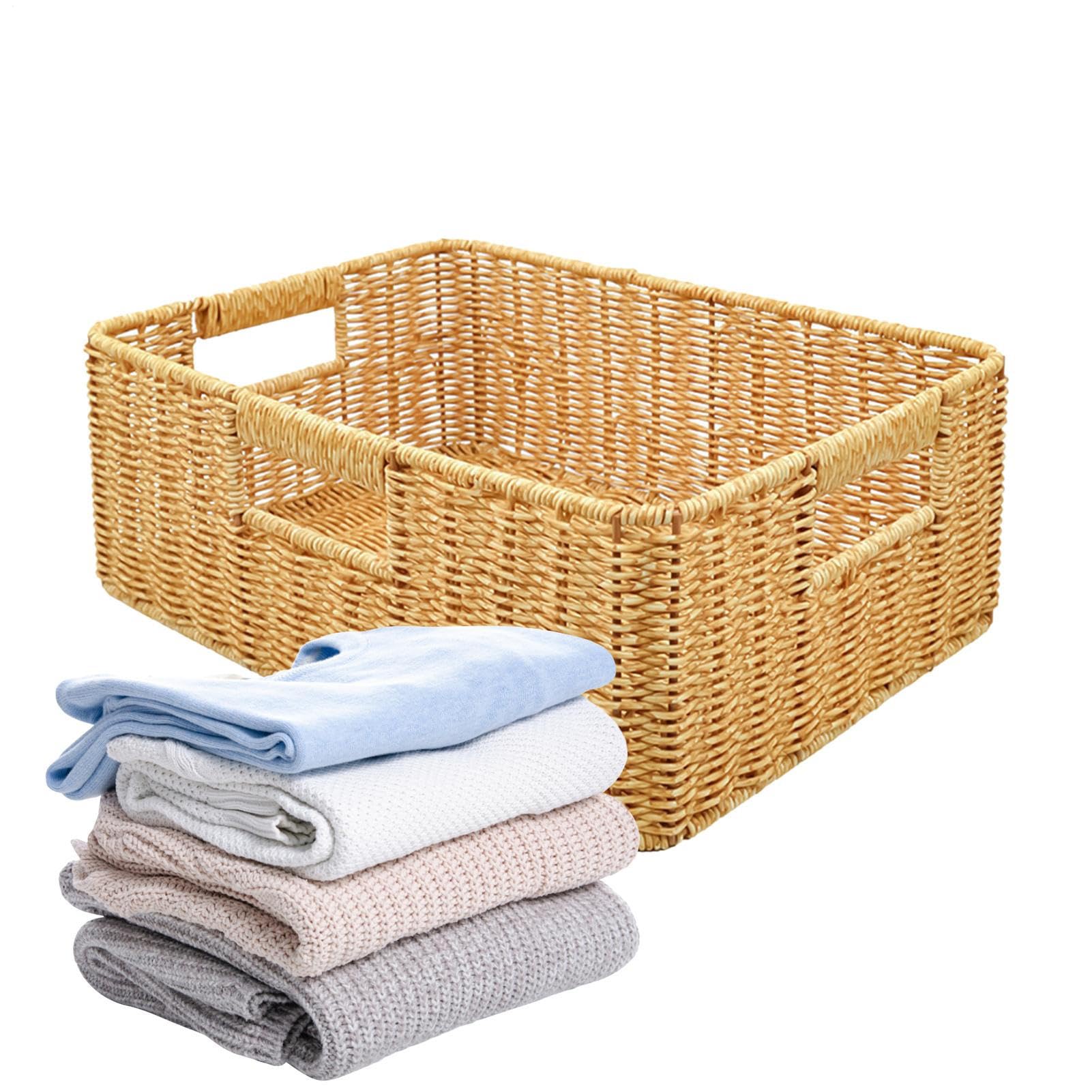 Panier en imitation rotin pour optimiser le rangement du linge et des placards de cuisine de la maison