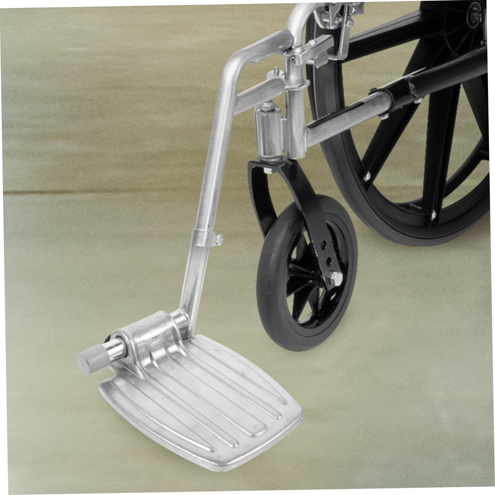 Gatuida Reposapiés Ligero y Plegable para Silla de Ruedas Elevables de Metal Resistente Diseño Ergonómico Adecuado para Usuarios Movilidad Reducida