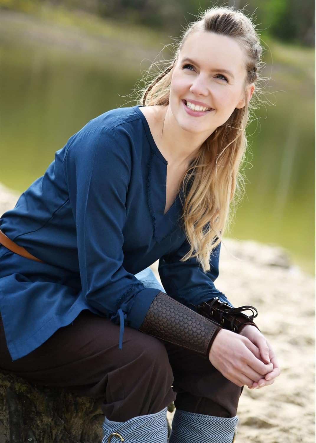 Battle-Merchant – Medieval Tunic Ylva for Women, Fitted Shieldmaiden Outfit for LARP, Viking & Pirate Cosplay, Reenactment - Image 5