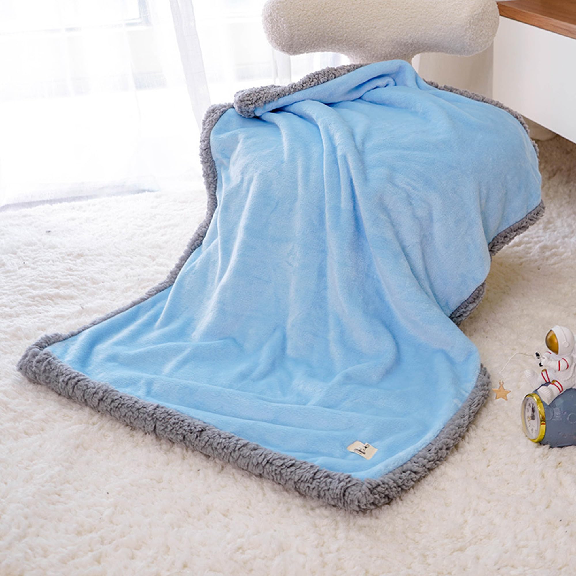 XIEMINLE Thick Pet Blankets, Calming Dog Blanket Machine Washable, Warm Cat Blanket for Bed Couch Sofa, Pet Throw Cats Dogs Mat, Fleece Blanket for Dogs and Cats (Blue,70x50cm)
