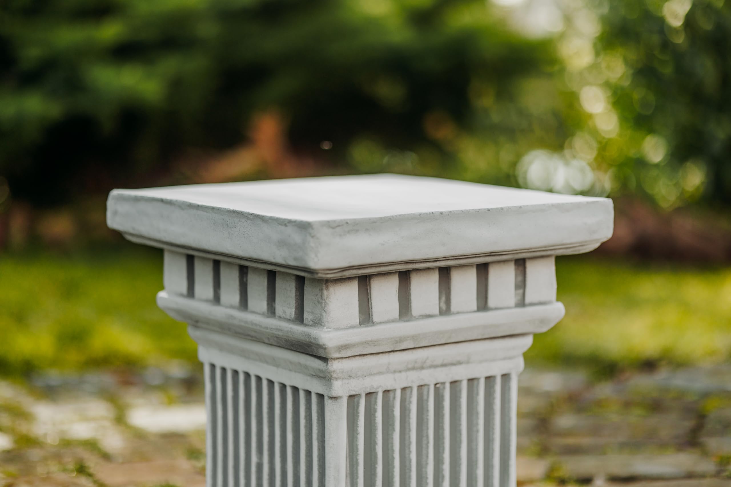 gartendekoparadies.de Socle carré, socle en pierre, H 42 cm, surface au sol 35 x 35 cm, 74 kg, gris, résistant au gel en fonte de pierre, pour extérieur