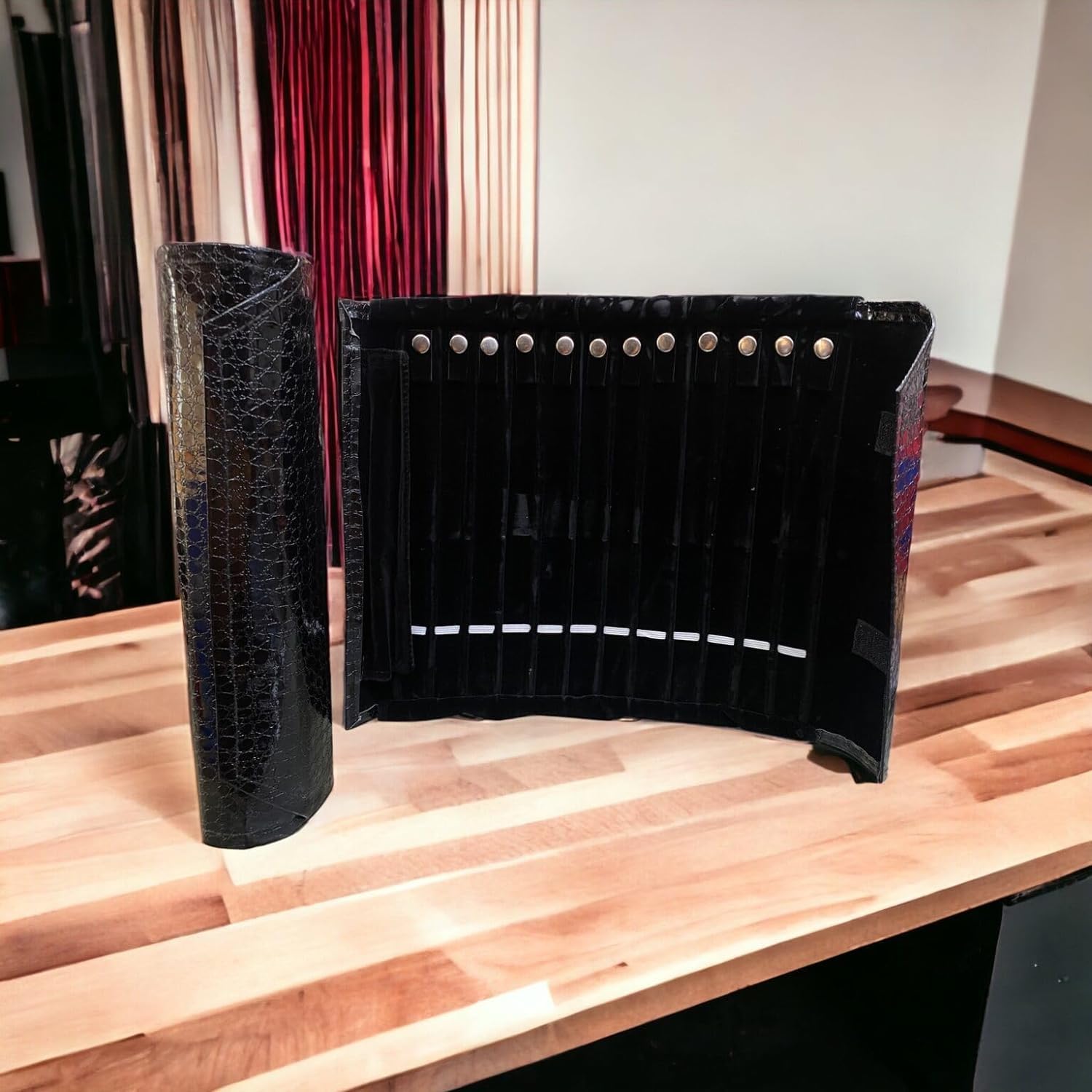 JEWELQUIPO Crocodile Chain Orgainser, Chain Display Folder, Chain Holder, Chain Stoarge Folder, Jewellery Stoarge Box (12 Fitting)