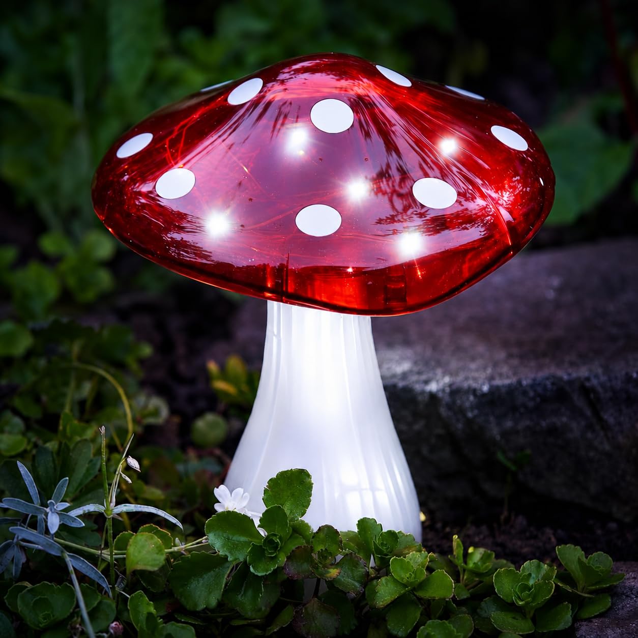 Festive Lights - 23cm Mega Mushroom Solar Garden Stake Light - Hand-Painted Red & White, 15 LED Bulbs, IP44 Rated, Rechargeable Battery, Outdoor Decorative Feature for Flower Beds, Pathways & Lawns