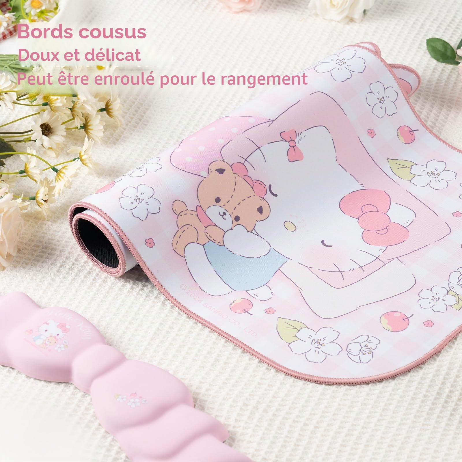 Kuitmor Ensemble de Repose-Poignets et Tapis de Souris Kawaii Anime - Tapis Antidérapant avec Repose-Poignet en Mousse Mémoire, Parfait pour Gaming ou Bureau - Hello Cat