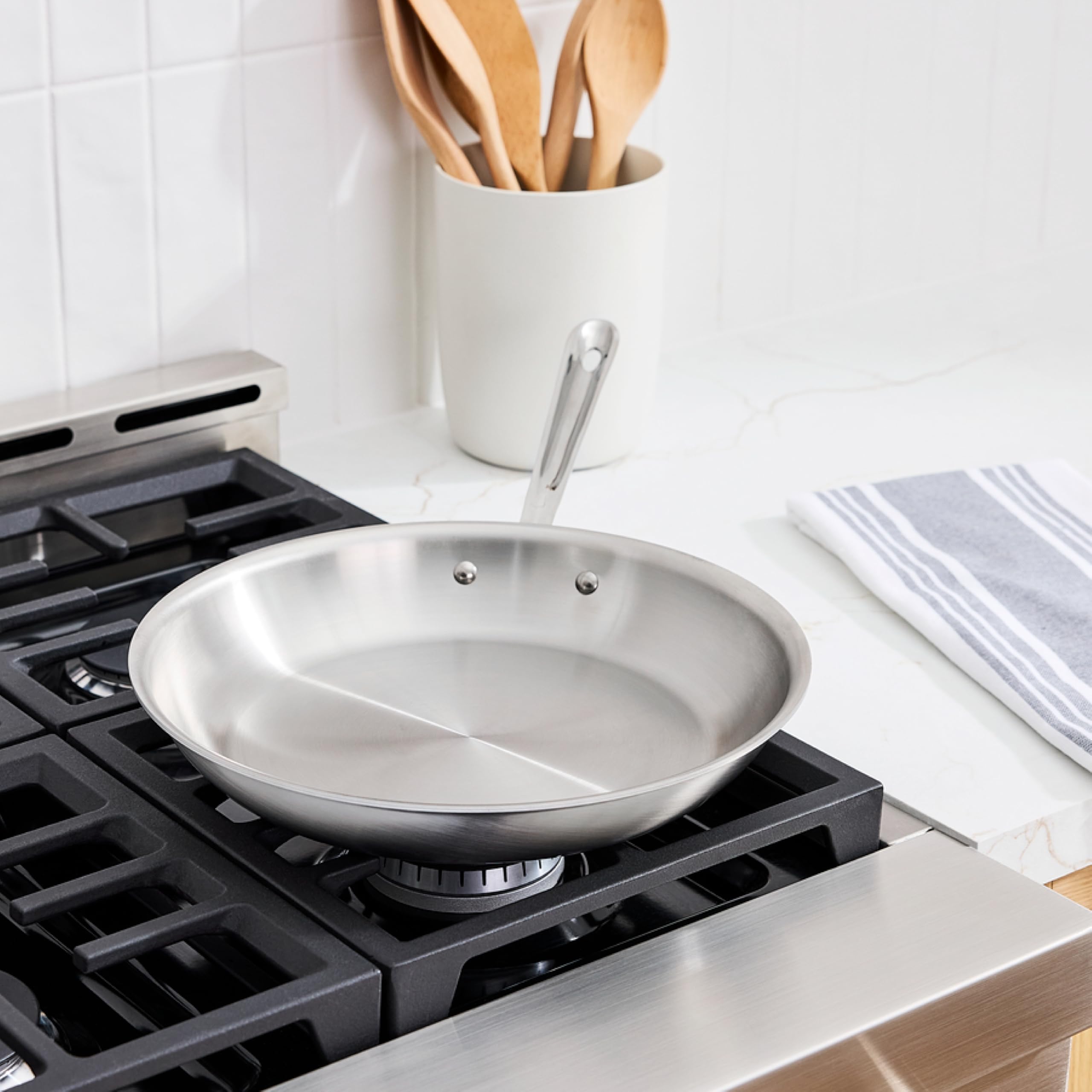 ALL-CLAD D5 5-PLY ２８ センチ ステンレス 蓋付きフライパン Amazon.com: All-Clad D5 5-Ply Brushed Stainless Steel Fry Pan 12