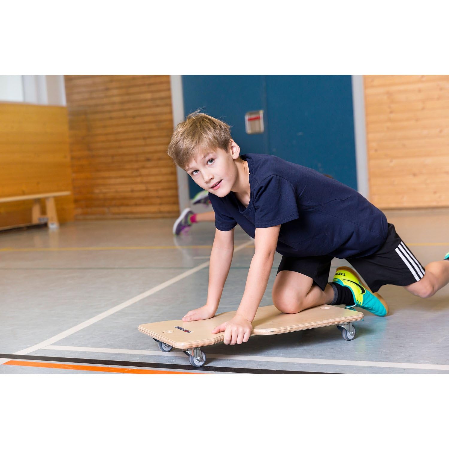 Sport-Thieme Kinder-Rollbrett Ergo | Indoor Kindersport & Therapie | 10 Jahre Garantie | Kugellager Rollen | Vollgummireifen | 62x35x9 cm | Belastbar: 120 kg | Holz