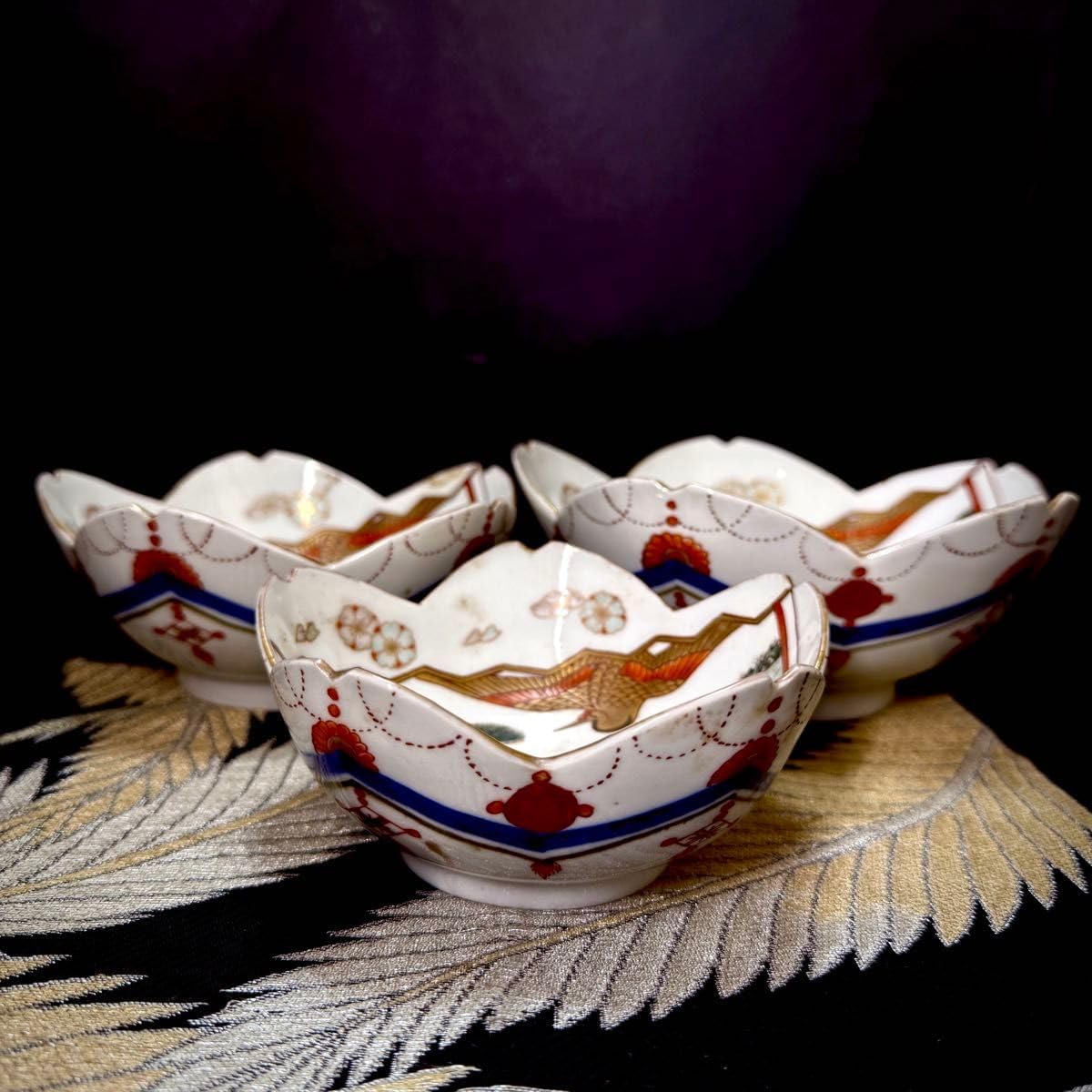 有田焼 古伊万里 松鶴山水絵花形 手描き 皿 3客 セット 江戸中期 有田焼 古伊万里 松鶴山水絵花形 手描き 皿 3客 セット 江戸中期