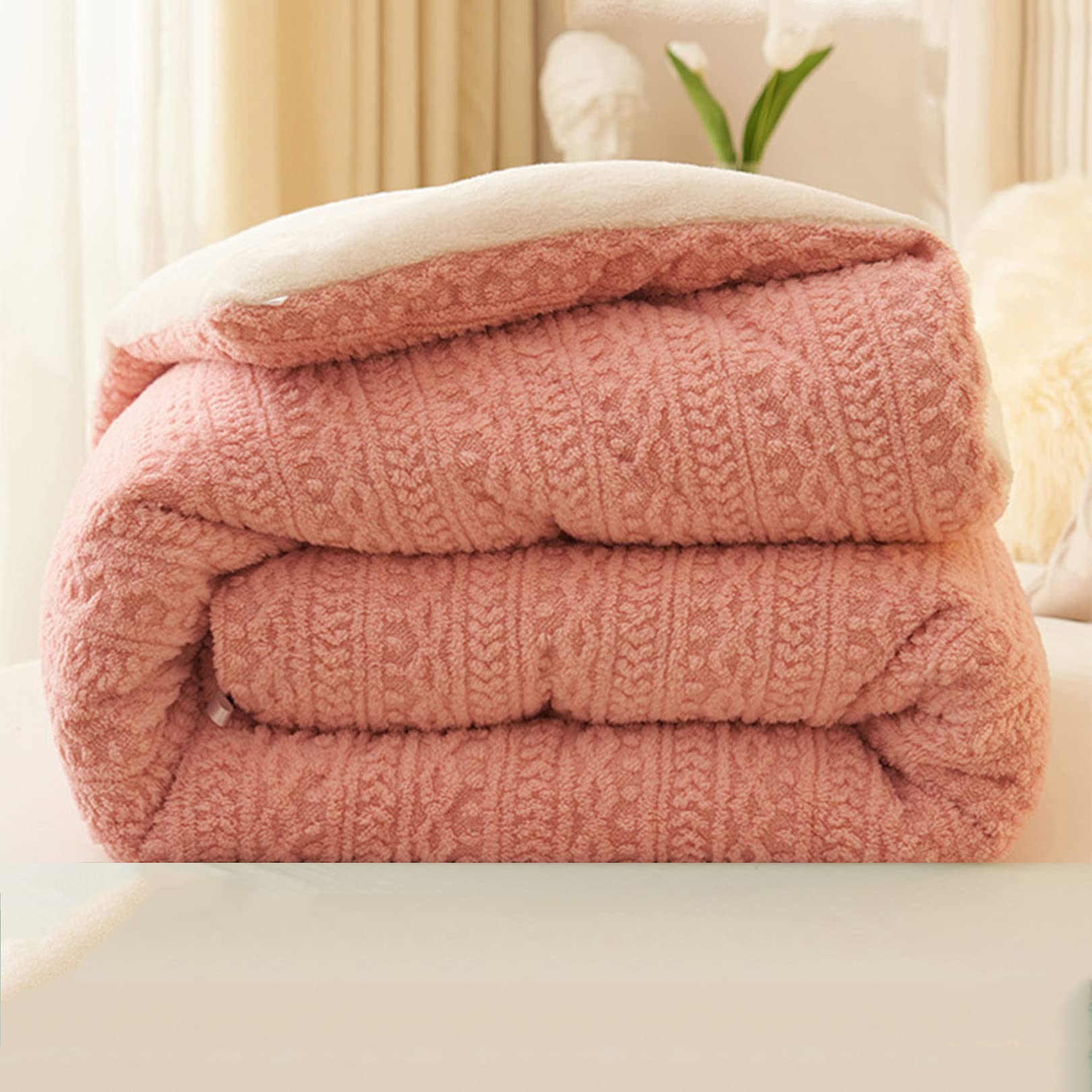 RUCRAK Double Sided Velvet Quilt Thickened Warm Autumn Winter Plush Blanket  Anti-Allergy Luxury Hotel Quilt Lightweight : Amazon.de: Fashion