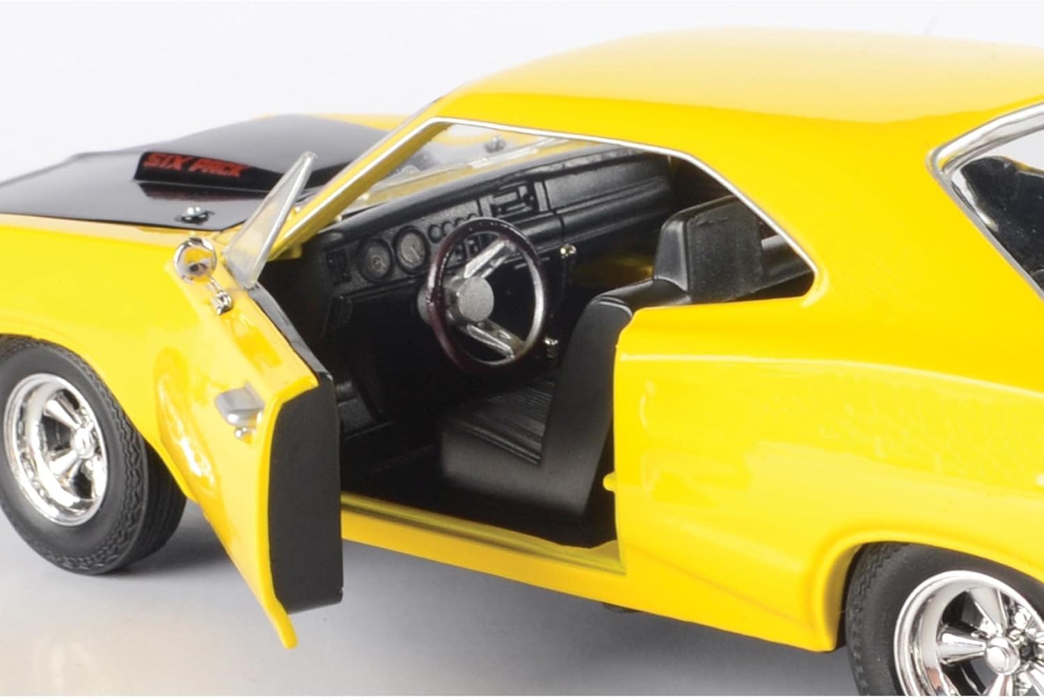 1969 Dodge Coronet Super Bee, Yellow With Black Hood - Motormax Premium American 73315 - 1/24 Scale Diecast Model Car for unisex-children