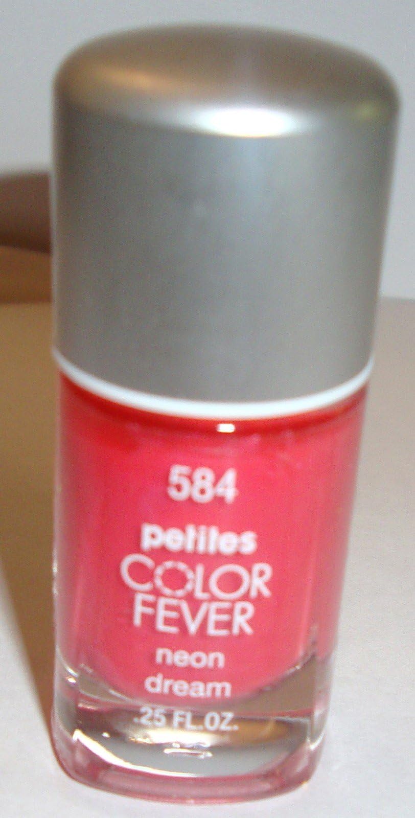 Petites Nail Polish COLOR FEVER # 584 Neon Dream! Limited Edition! New!