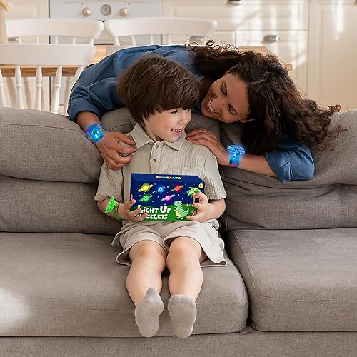 Miniatura 6 de SEKEAHU 25 juguetes giratorios iluminados + 25 pulseras de palmada, regalos de fiesta de Halloween de dinosaurios, rellenos de calcetines de Navidad