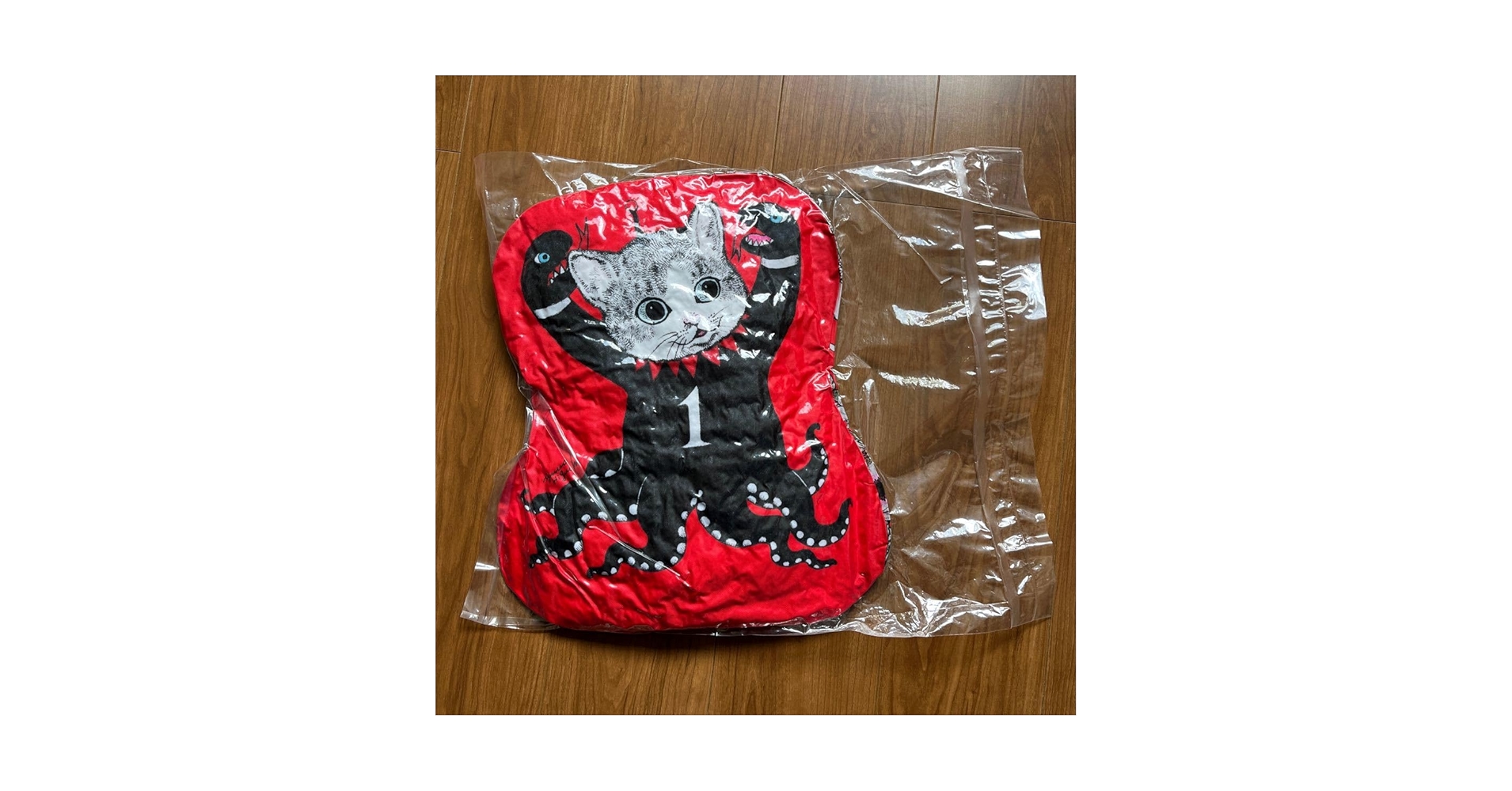 ヒグチユウコ　ギュスターヴ君　サイン入りクッション Amazon.co.jp: クッション ギュスターヴくん ボリス百貨店