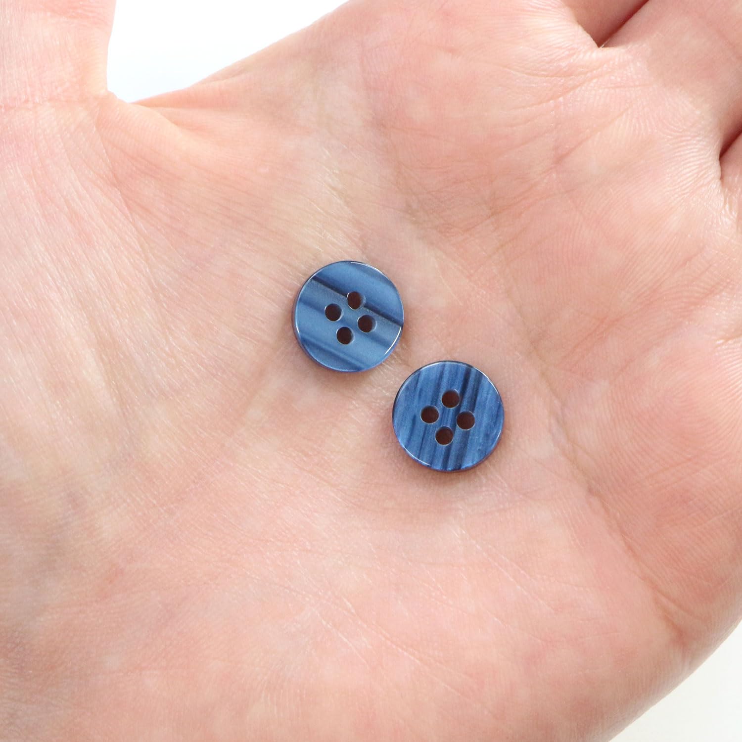 Amazon | 四つ穴ボタン 縞模様 【ブルー】 青 ボタン 光沢