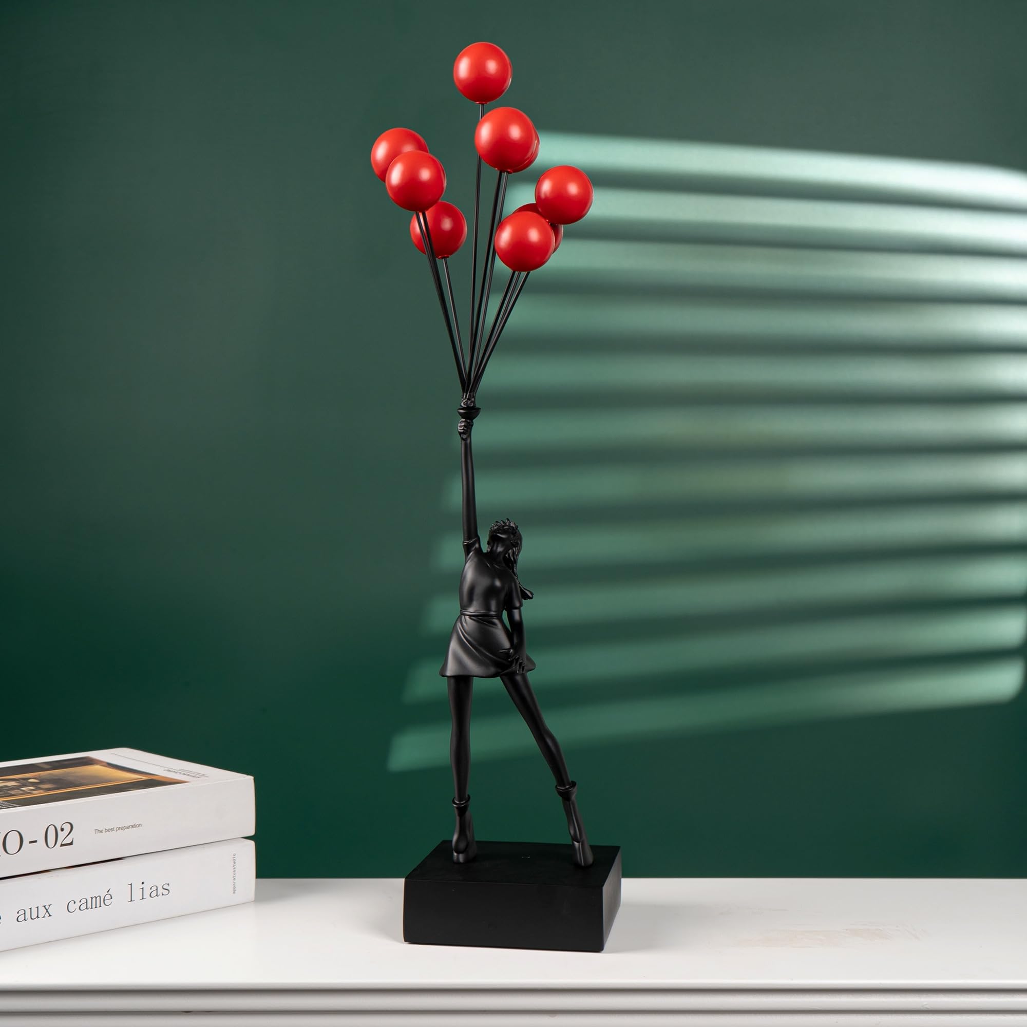 Statua artistica a forma di bambina con palloncino volante, in resina, decorazione per la casa e il soggiorno (rosso nero)
