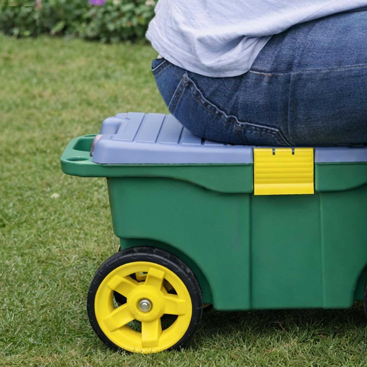 HMF Carrello da giardino 2 in 1 con seduta e vano portaoggetti, sgabello da giardino con ruote grandi, sedile girevole per giardinaggio fino a 100 kg, 55 x 26,5 x 29,5 cm, verde