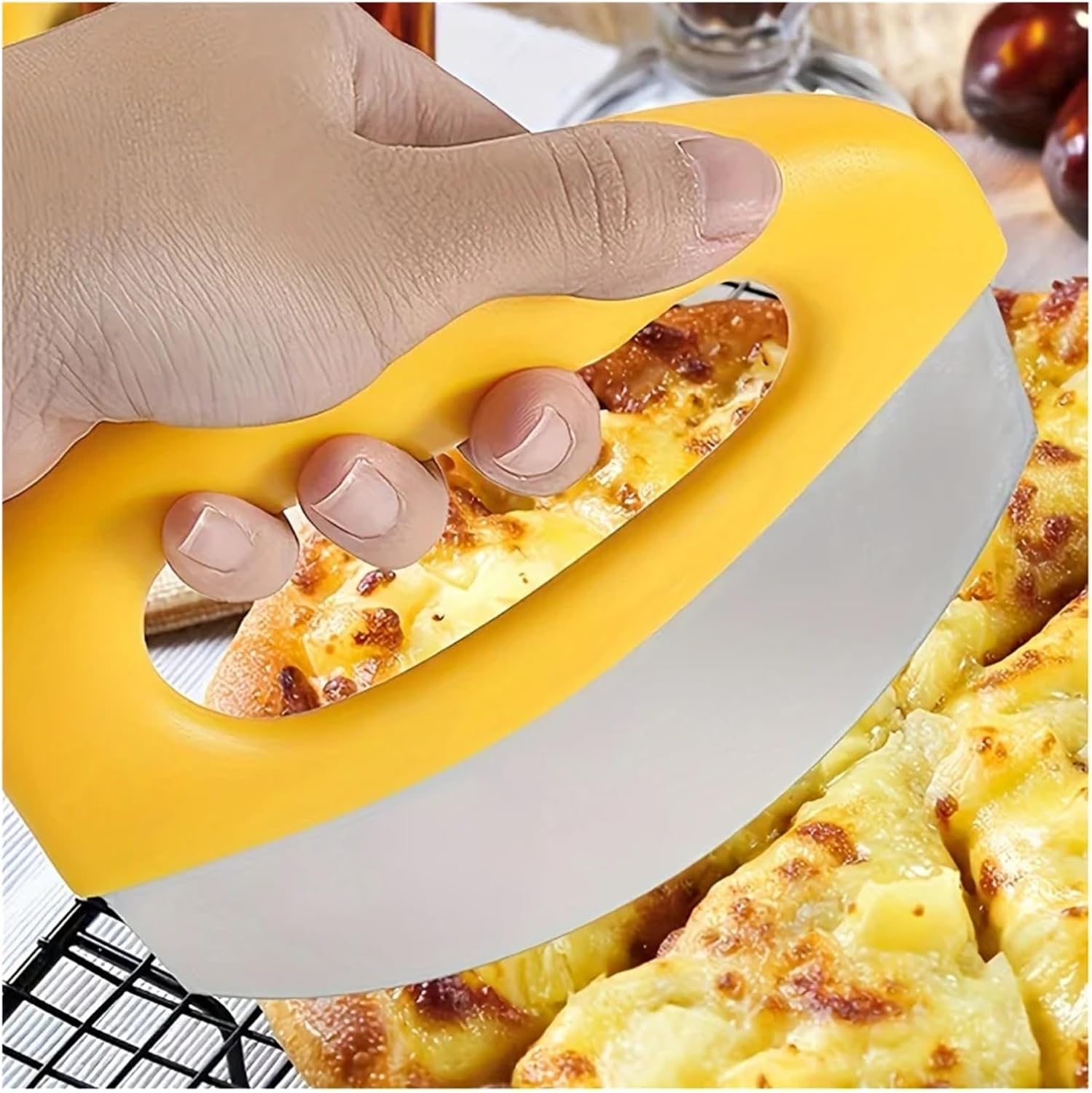 1PC Super Sharp Stainless Steel Pizza Cutter，With Lid and Protective Cover-A Multi-functional Vegetable and Salad Knife，And