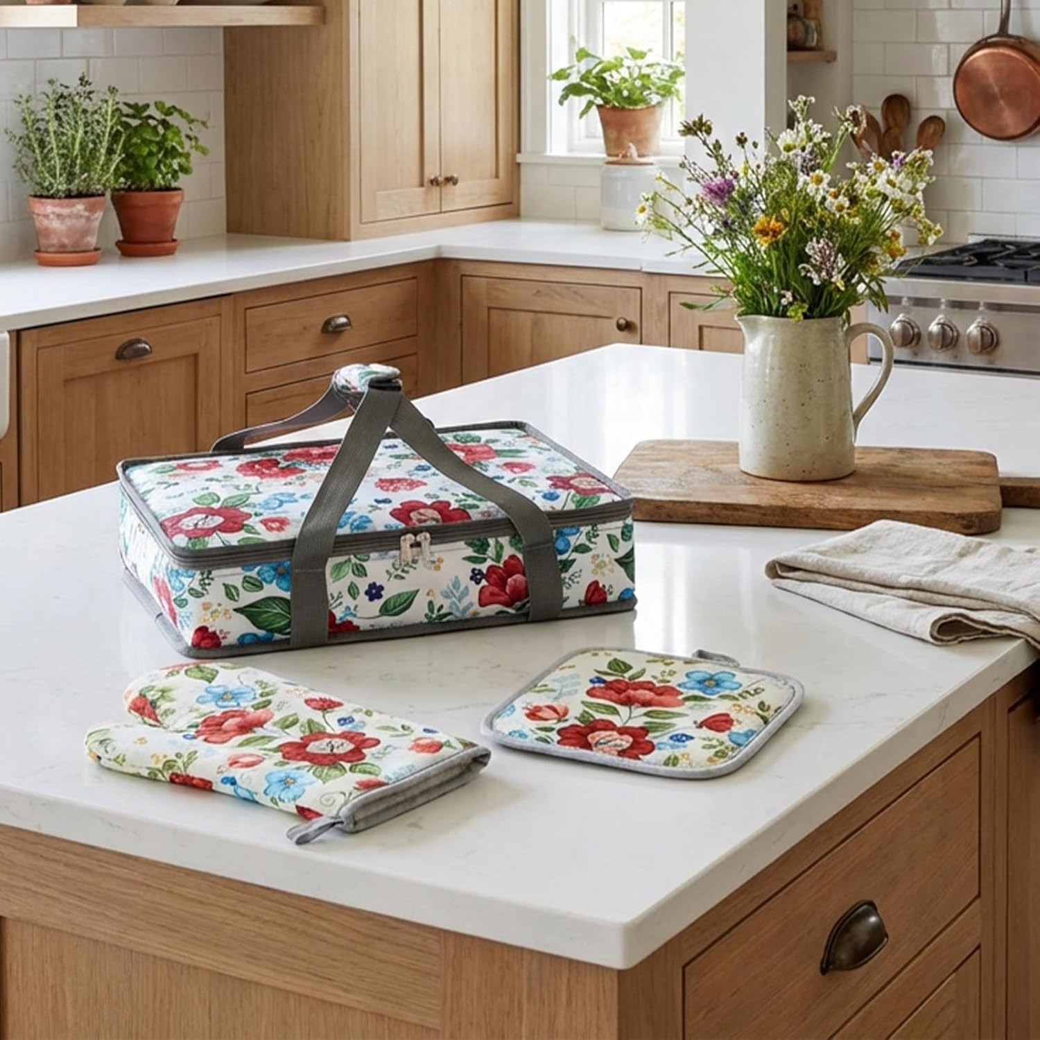 Pioneer Woman Style Insulated Casserole Carrier for Hot or Cold Food, Fits 9"x13" Baking Dish, Thermal Lasagna Lugger with Oven Mitts and Pot Holders Set, Floral Kitchen Accessories for Potluck 3 PCS