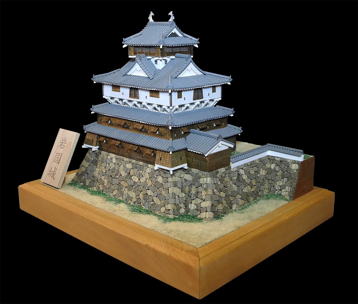 Amazon | 完成品＜塗装仕上げ＞ 木製城郭模型 岩国城（1/150