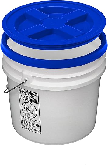 4.25 Gallon White Bucket with Gamma Seal Lid Blue
