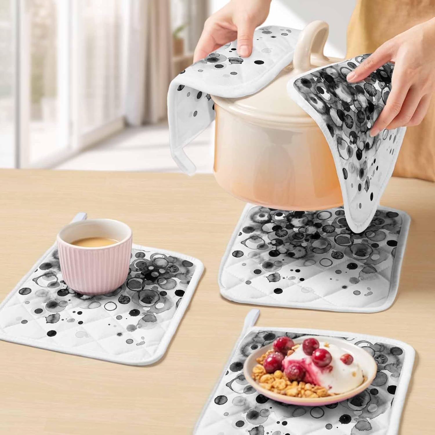 Black Gradient Pot Holders for Kitchen Heatproof Potholder, 5 Pack Abstract Polka Dots Vintage Modern Art Hot Pads Multipurpose Oven Pads Cloth Potholders Trivet for Cooking Baking
