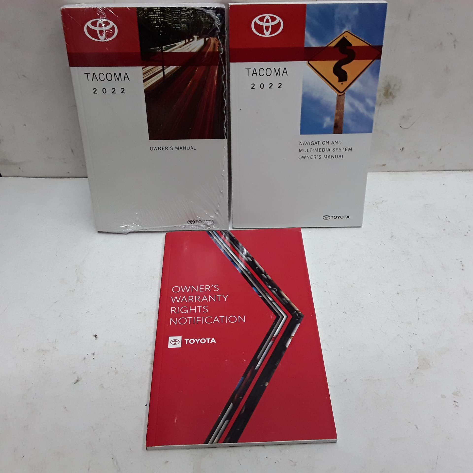 2022 Toyota Tacoma Owners Manual: Auto Manuals: Amazon.com: Books