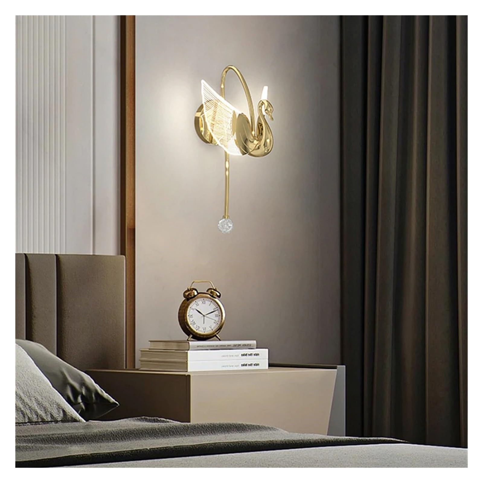 Lampe murale LED dorée en cygne pour un éclairage de salon chic