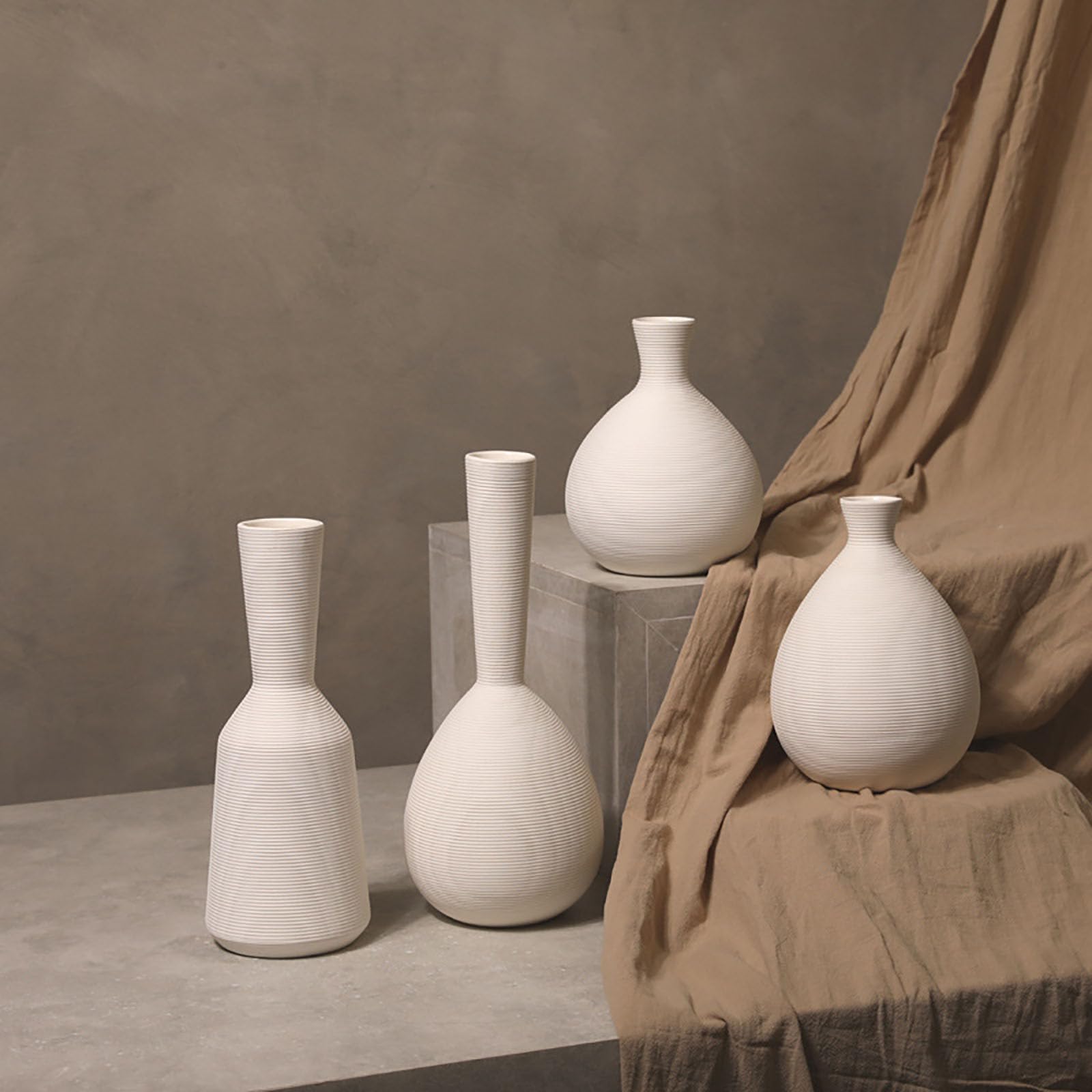 Vase en céramique blanche lot de 4 décoration salon cheminée et bureau