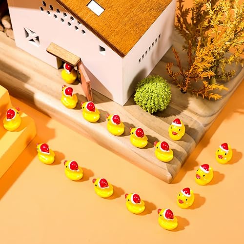 Miniatura 5 de Chalyna Mini patos de Navidad, pequeños patos de resina, decoración de slime para el hogar, juego de bromas, micro paisaje, acuario, casa de