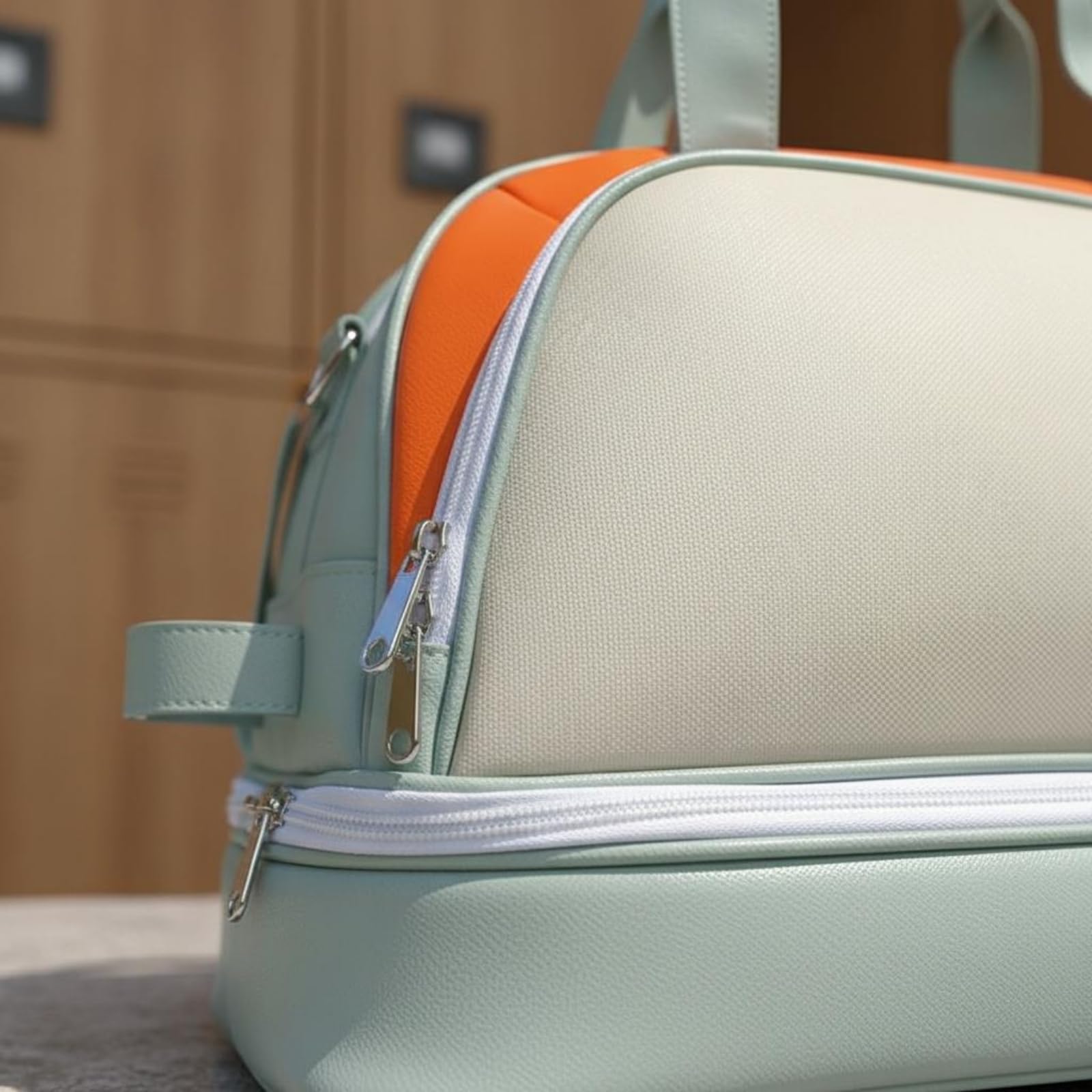 LOVIVER Borsa da Golf Borsone Sportivo Borsa Porta Vestiti Sacca Porta Scarpe in Pelle PU Antipioggia con Tasca Scarpe Separata per Spostamenti Albergo Adulti, Arancione, Arancione E Beige