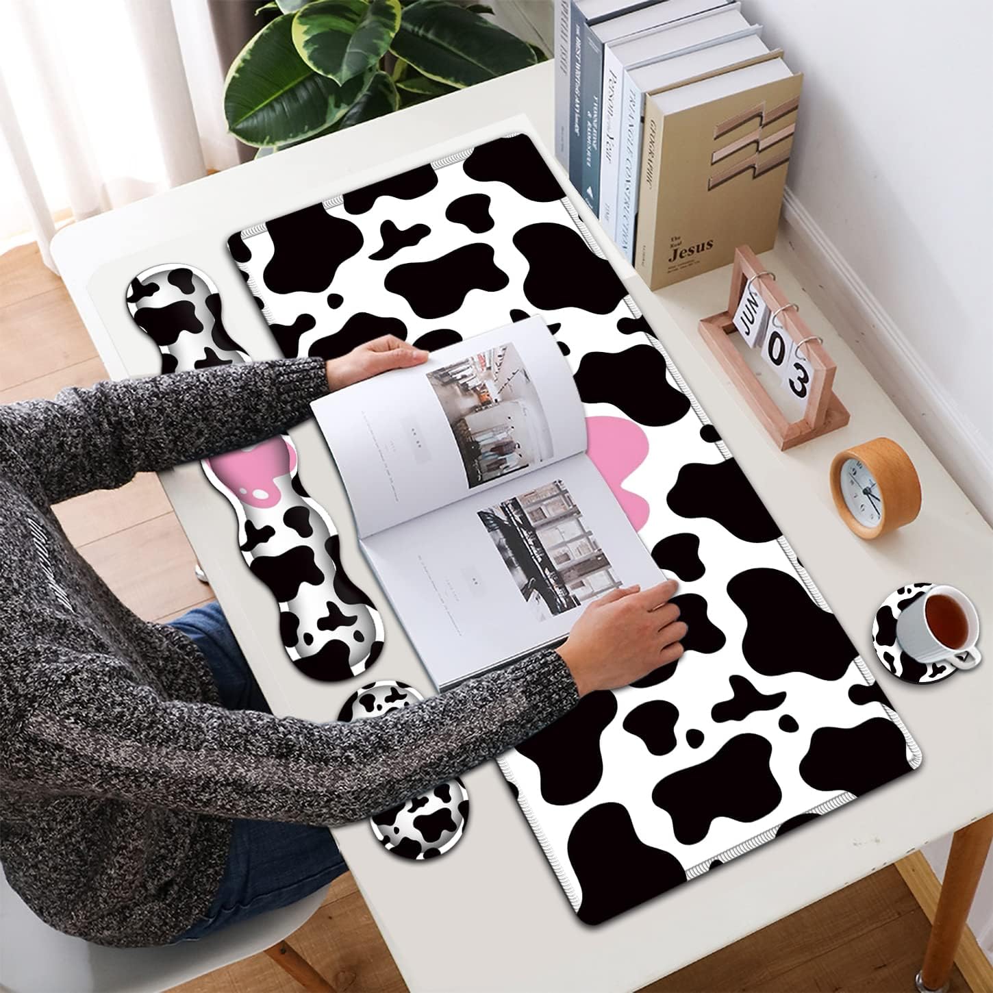 Ergonomic Memory Foam Keyboard Wrist Rest and Large Gaming Mouse Pad with Non-Slip Base, for Home Laptop Office Desk Pad,31.5x11.8 Big Desk Mat Black White Cow Skin Mouse Pad with Wrist Supprot