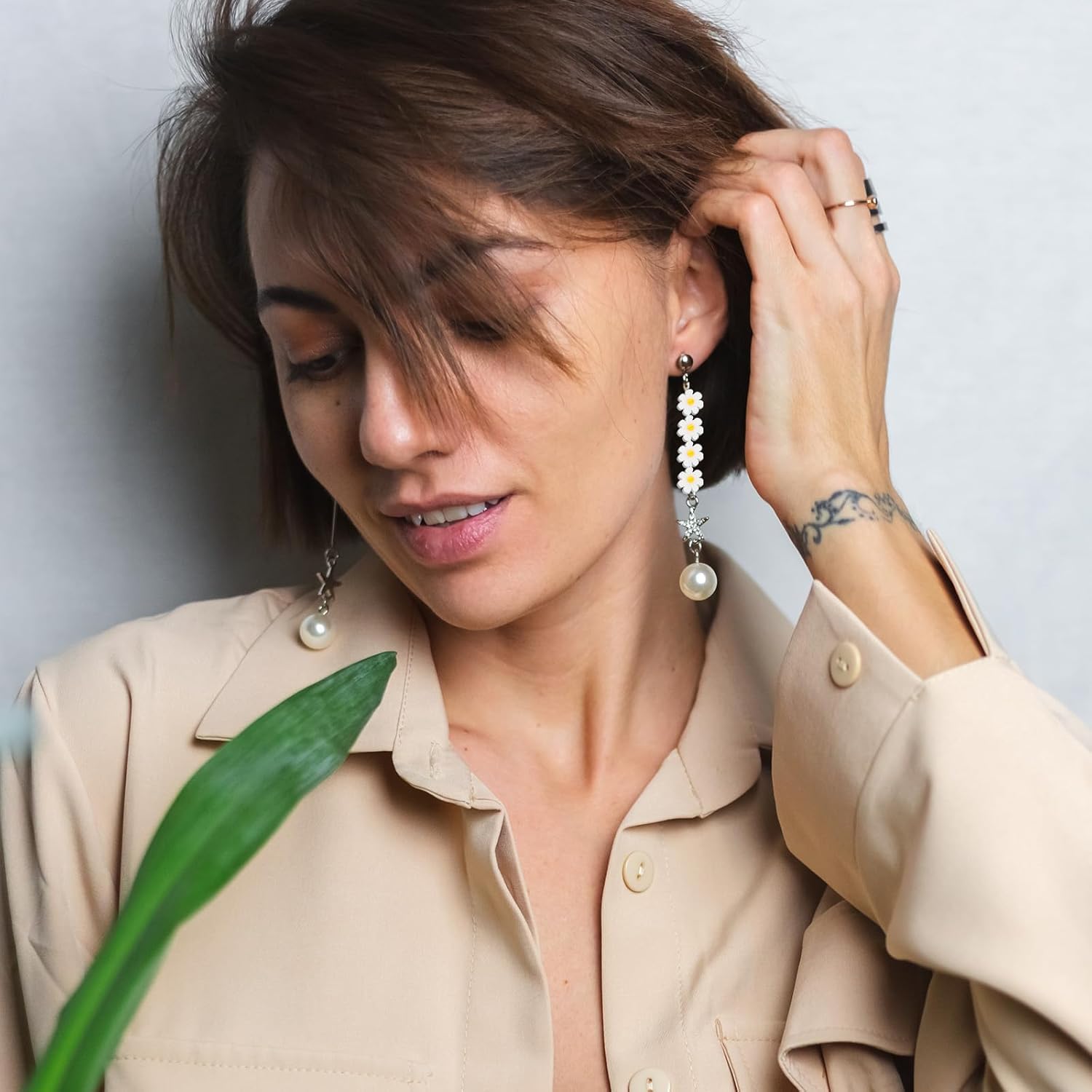 55 PCS Daisy Beads for Jewelry Making, Handmade Glass Daisy Flower Beads Flat Flowers Crystal Loose Spacer Bead for Bracelets Necklace Earrings Making and DIY Craft with Hole - Image 4