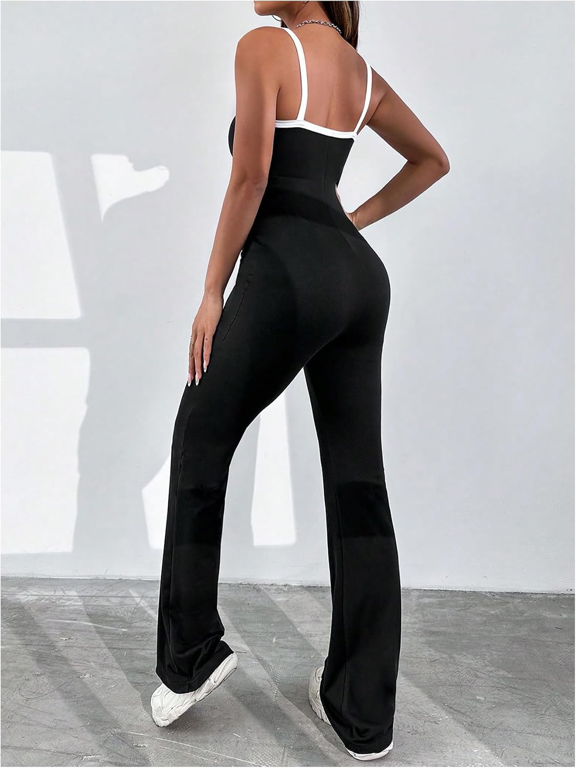 WDIRARA Women's Skinny Flared Leg Bodycon Jumpsuit Solid Contrast Trim Long Pants Rompers0