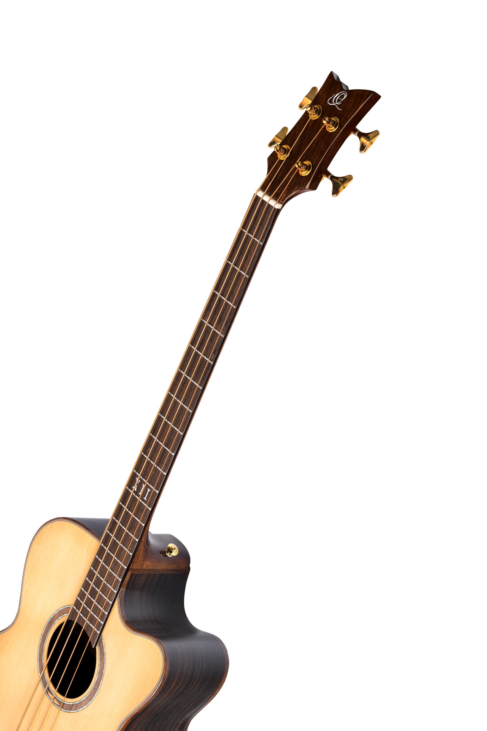 Ortega Guitars Bass Elektro-Akustisch 4-Saitig – Medium Scale, mit Cutaway, Armrest – The Private Room Series – Massive Alaska Fichte / Gestreiftes Ebenholz, Hochglanz Natur (STRIPEDSU.ACB)