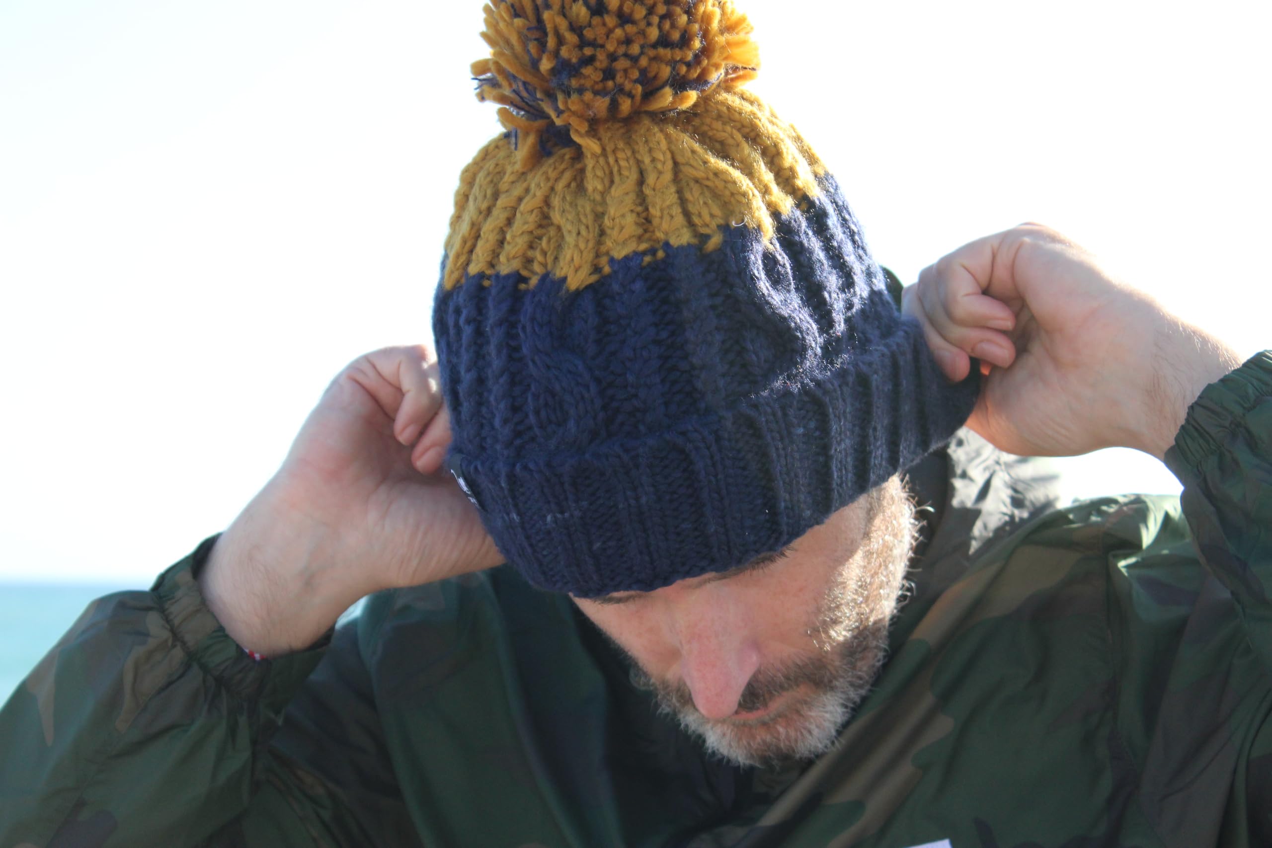 Surf Monkey Bonnet d'hiver unisexe avec pompon, taille unique, doublure polaire intérieure